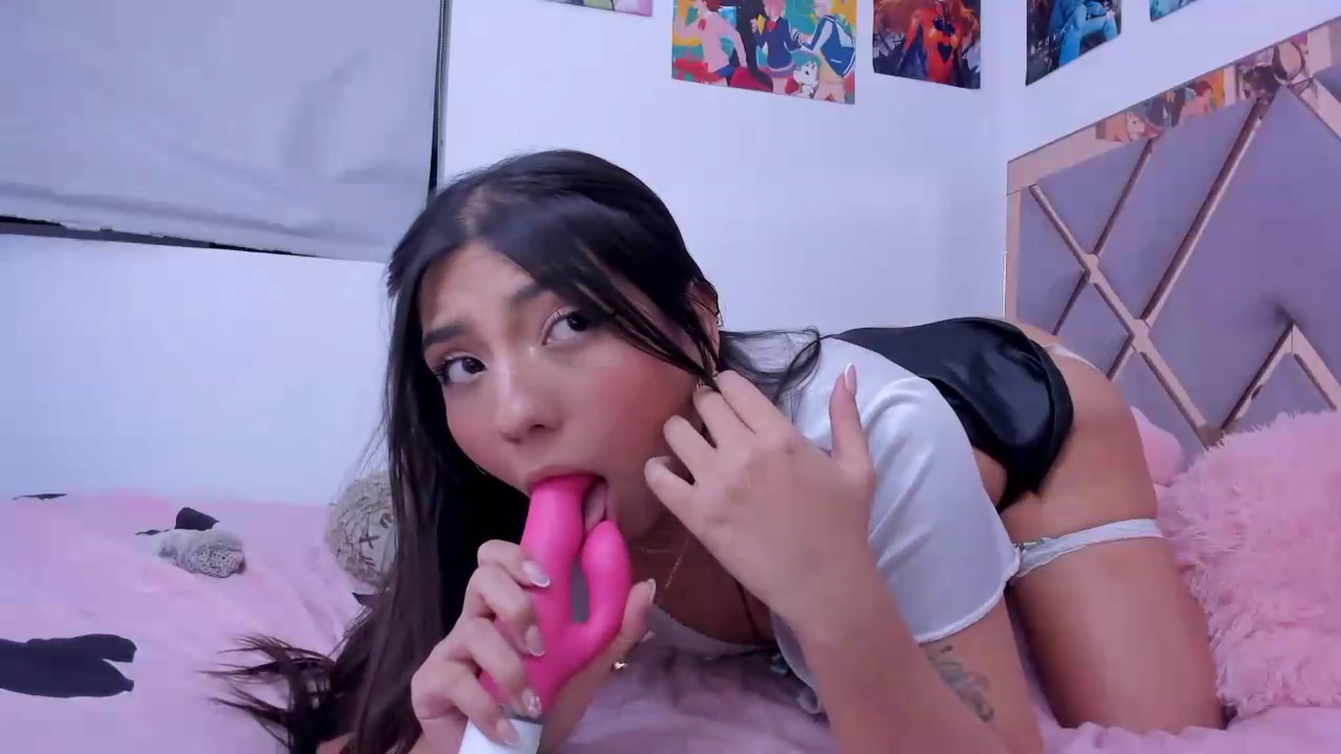 Gallery image thumbnail from Sweetangie36's myfreecams stream on, 08/25/2026, 06:33 image 13 of 20