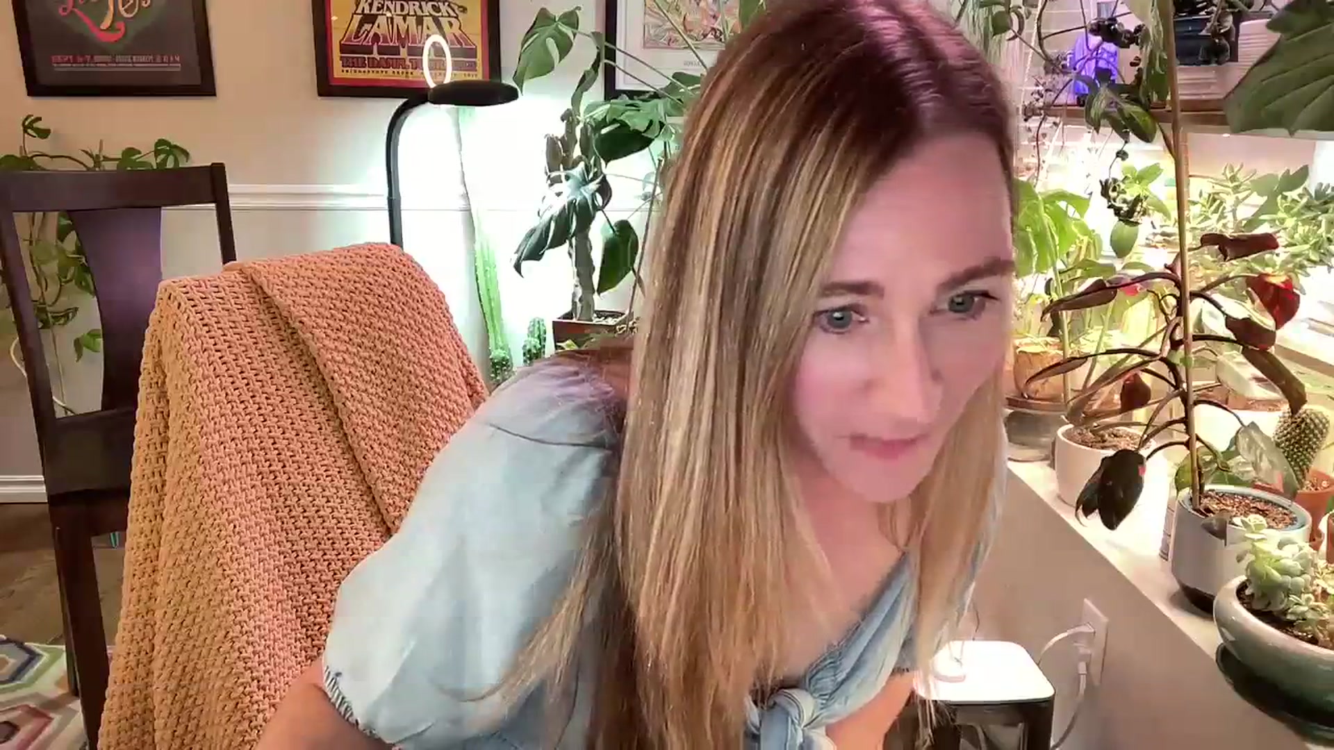 Gallery image thumbnail from SweetbratKate's myfreecams stream on, 04/13/2024, 24:25 image 7 of 20