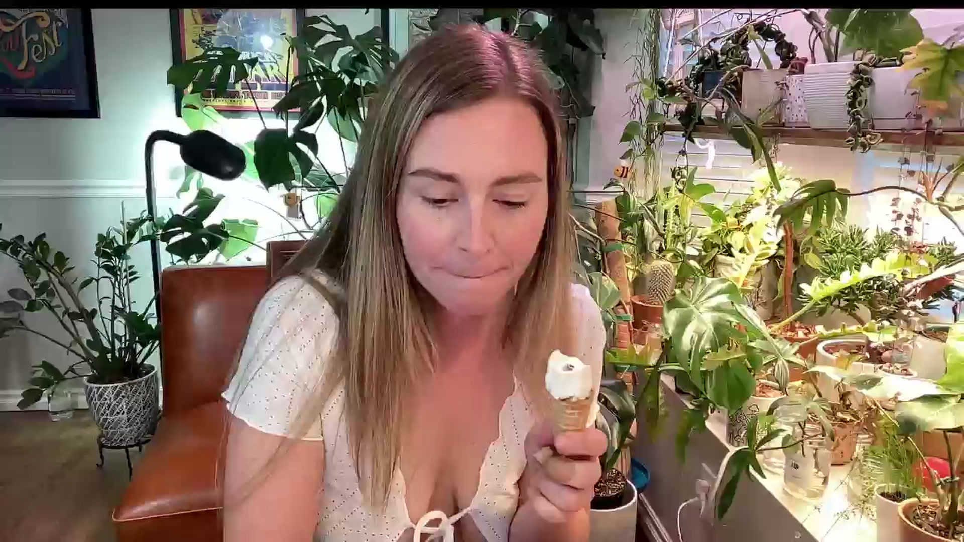 Gallery image thumbnail from SweetbratKate's myfreecams stream on, 06/02/2024, 02:33 image 16 of 20