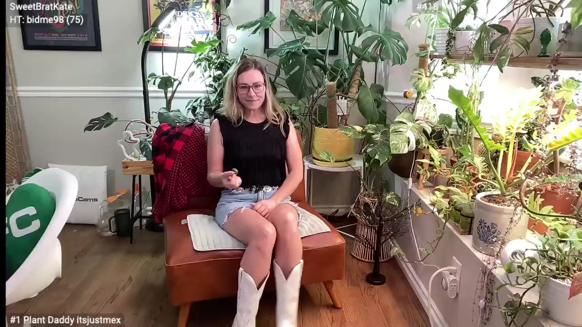 Gallery image thumbnail from SweetbratKate's myfreecams stream on, 10/17/2024, 19:29 image 10 of 20