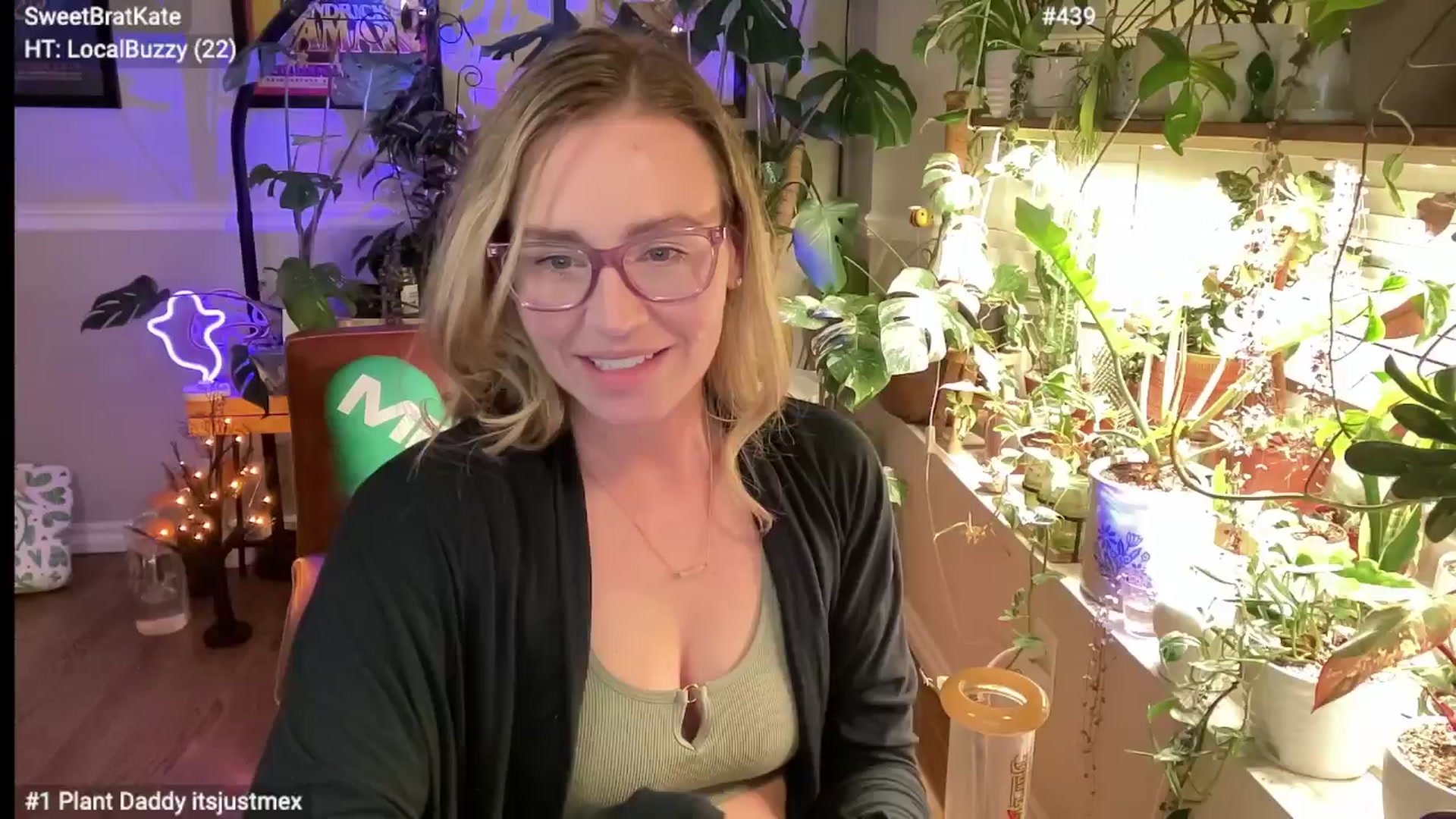 Gallery image thumbnail from SweetbratKate's myfreecams stream on, 10/20/2024, 04:31 image 3 of 20