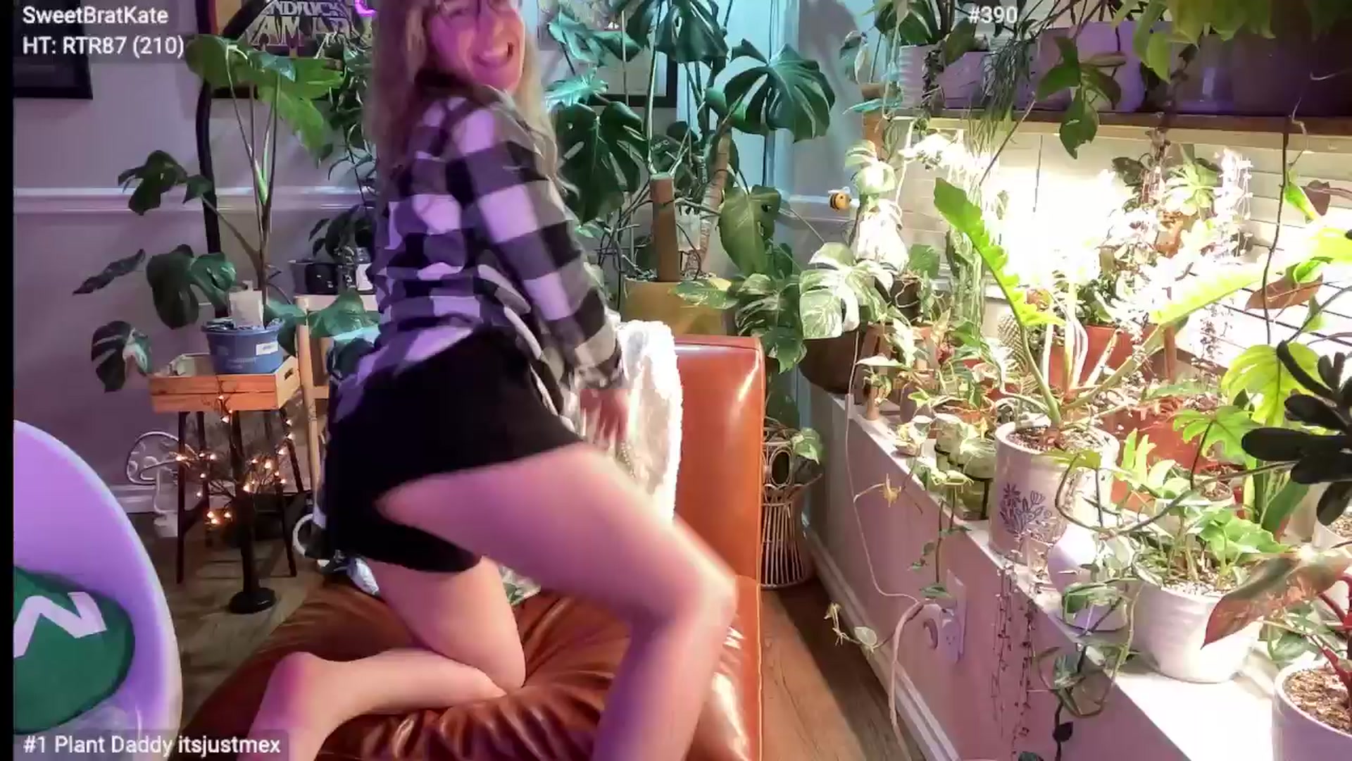 Gallery image thumbnail from SweetbratKate's myfreecams stream on, 10/28/2024, 04:36 image 11 of 20