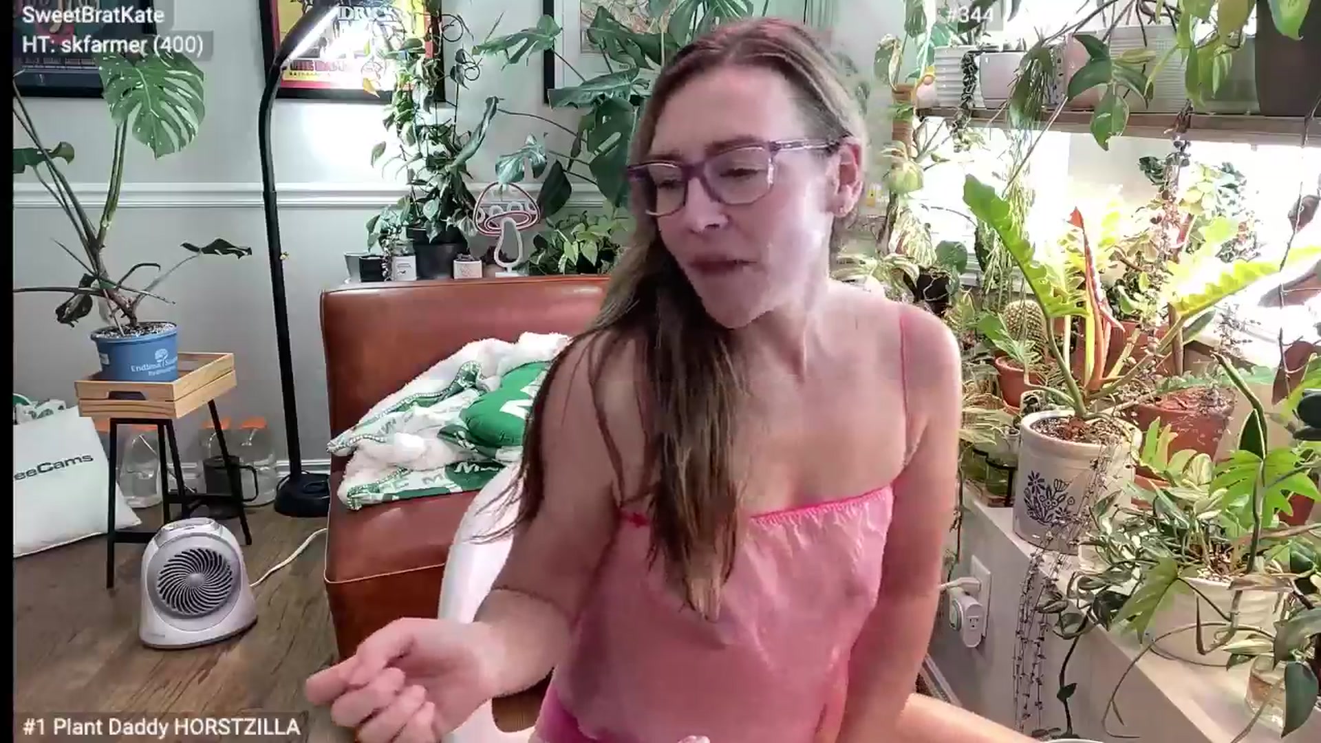 Gallery image thumbnail from SweetbratKate's myfreecams stream on, 11/06/2024, 19:22 image 16 of 20