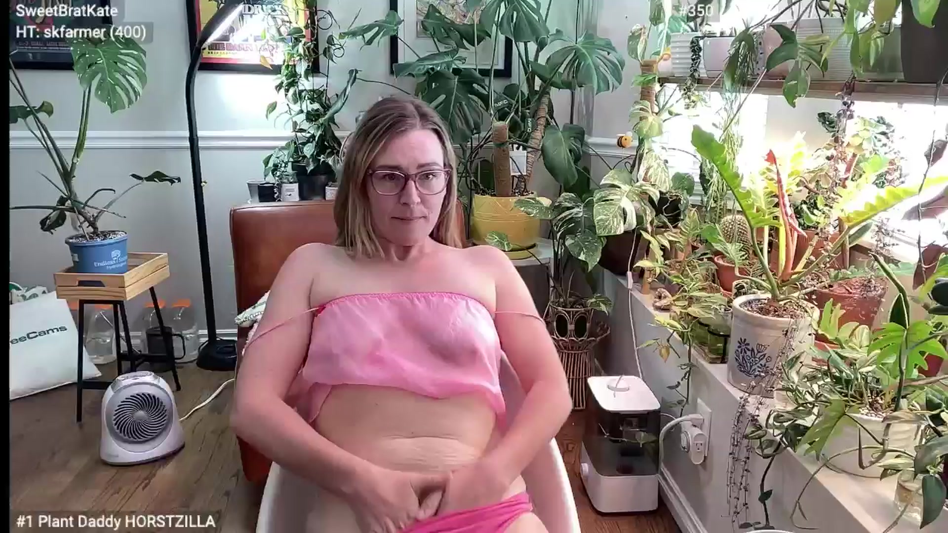 Gallery image thumbnail from SweetbratKate's myfreecams stream on, 11/06/2024, 19:22 image 11 of 20