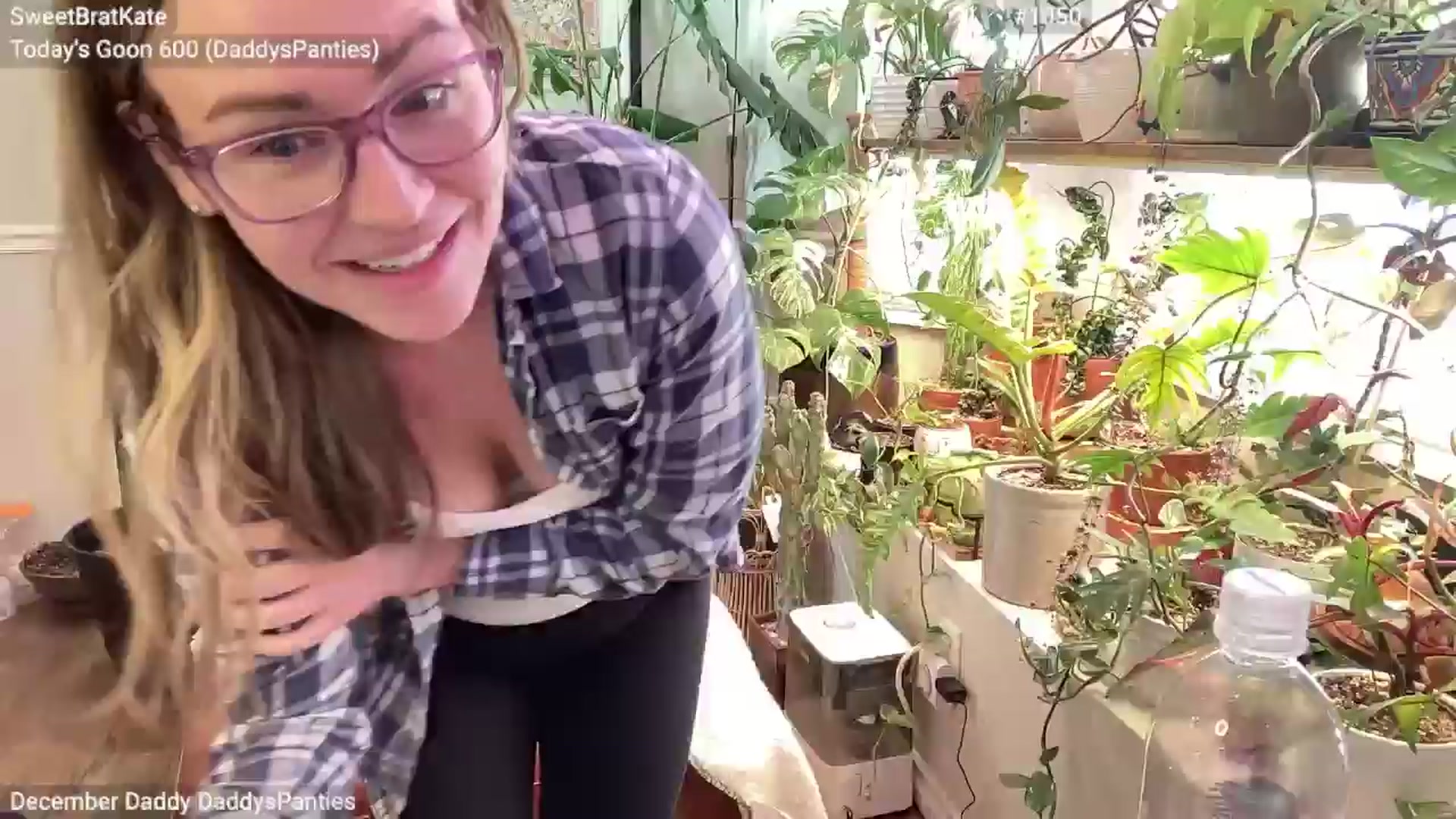 Gallery image thumbnail from SweetbratKate's myfreecams stream on, 12/04/2024, 20:01 image 17 of 20