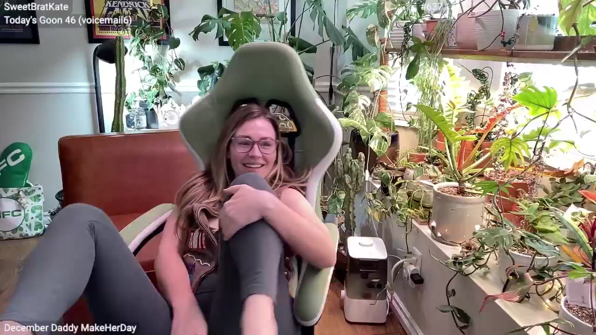 Gallery image thumbnail from SweetbratKate's myfreecams stream on, 12/24/2024, 18:16 image 17 of 20
