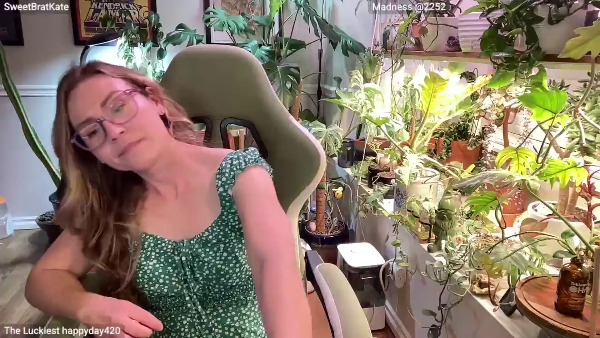 Gallery image thumbnail from SweetbratKate's myfreecams stream on, 03/04/2025, 04:51 image 10 of 20