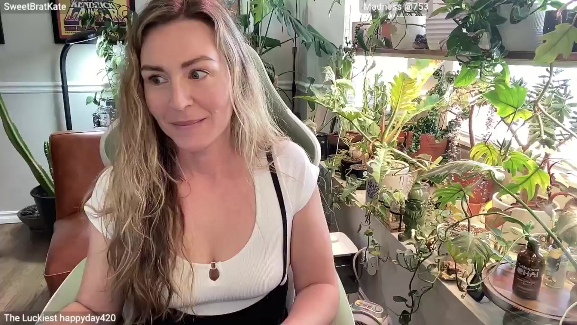 Gallery image thumbnail from SweetbratKate's myfreecams stream on, 03/05/2025, 23:07 image 1 of 20