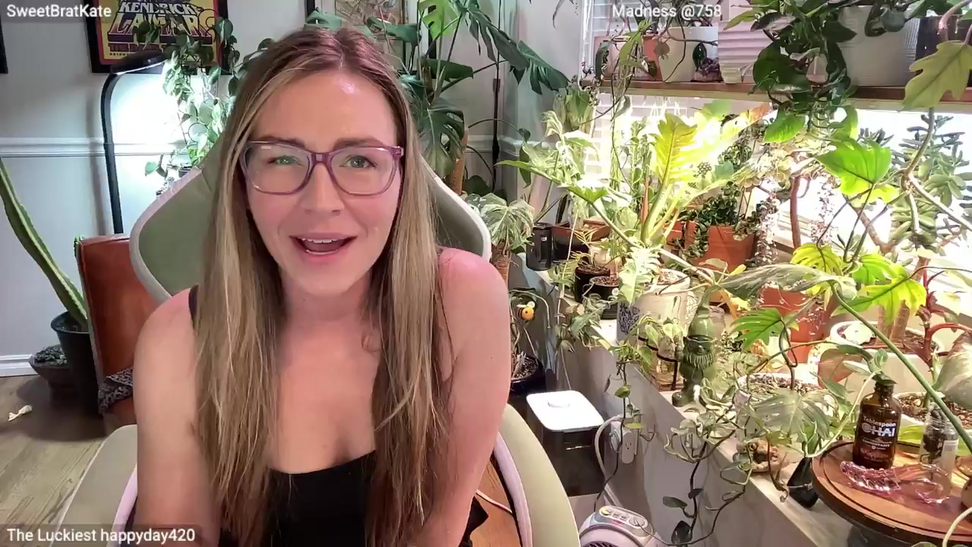 Gallery image thumbnail from SweetbratKate's myfreecams stream on, 03/06/2025, 23:03 image 10 of 20