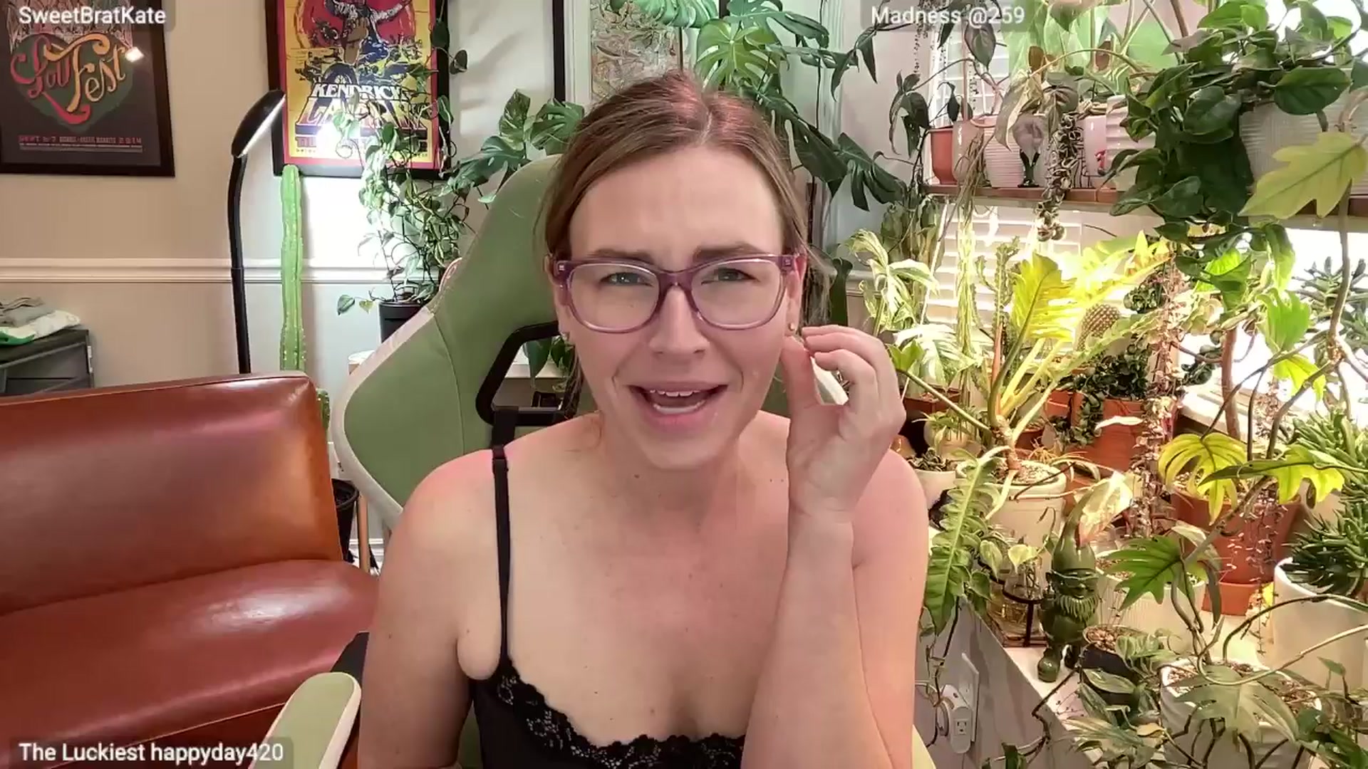 Gallery image thumbnail from SweetbratKate's myfreecams stream on, 03/14/2025, 17:44 image 13 of 20