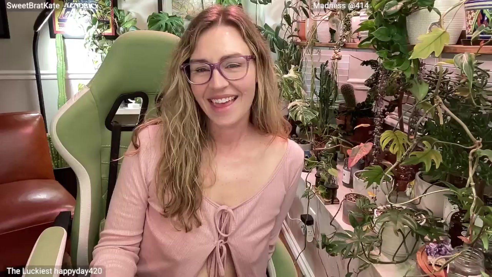Gallery image thumbnail from SweetbratKate's myfreecams stream on, 03/31/2025, 04:33 image 19 of 20