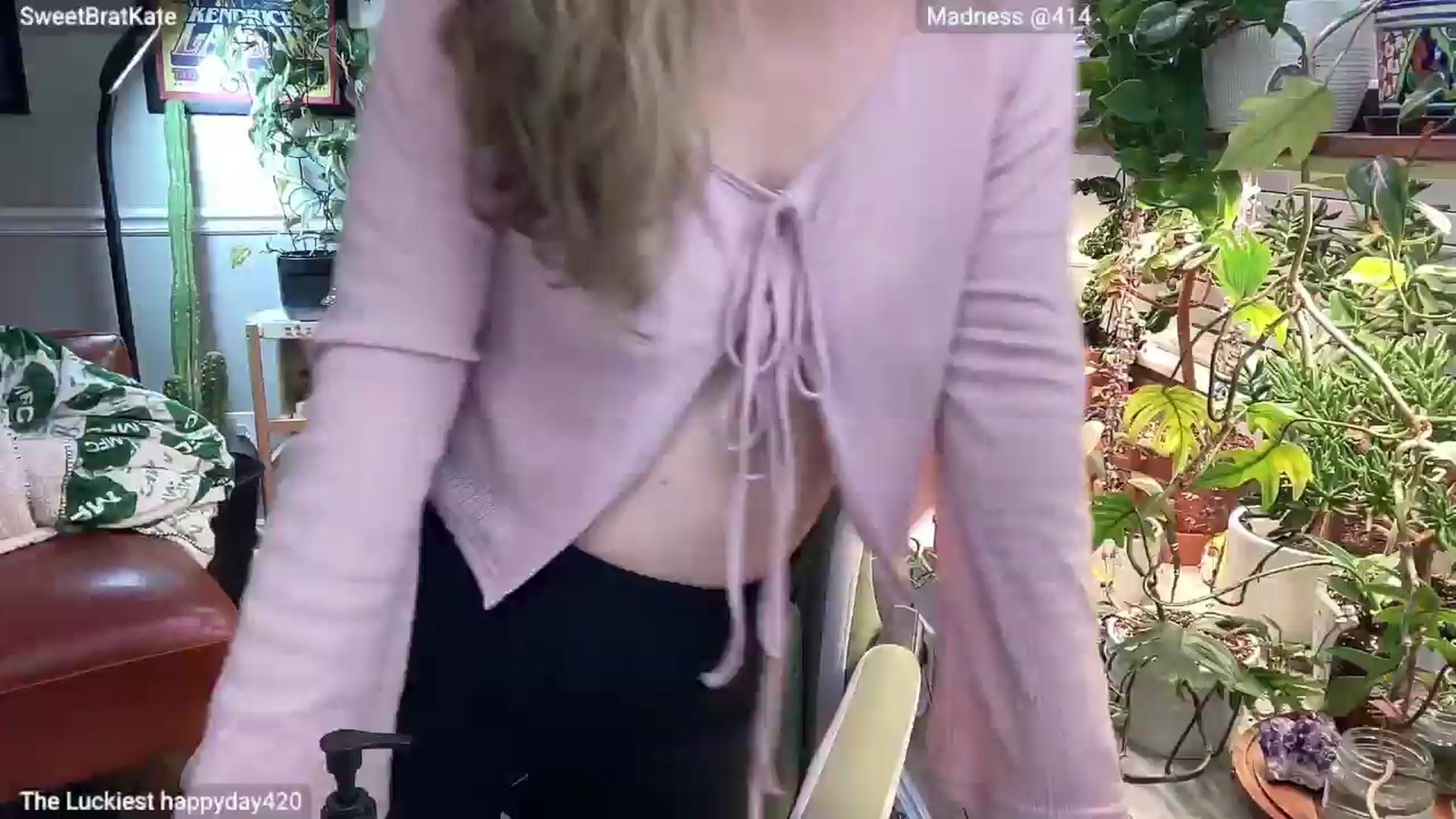 Gallery image thumbnail from SweetbratKate's myfreecams stream on, 03/31/2025, 04:33 image 13 of 20