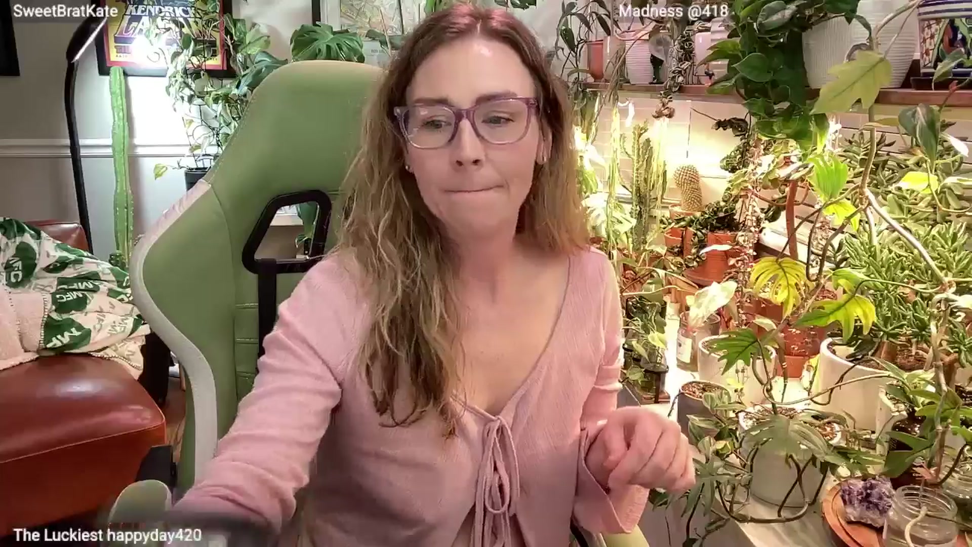 Gallery image thumbnail from SweetbratKate's myfreecams stream on, 03/31/2025, 04:33 image 8 of 20