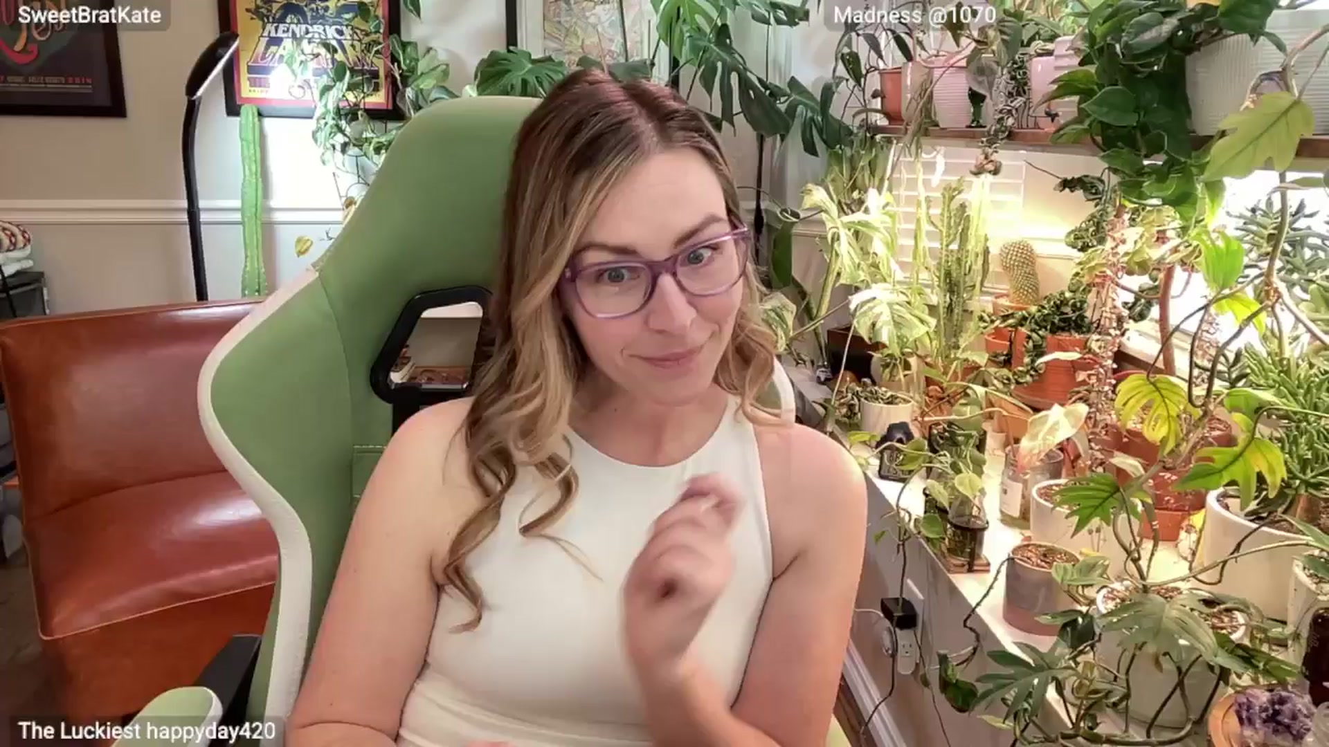 Gallery image thumbnail from SweetbratKate's myfreecams stream on, 04/01/2025, 16:59 image 6 of 20