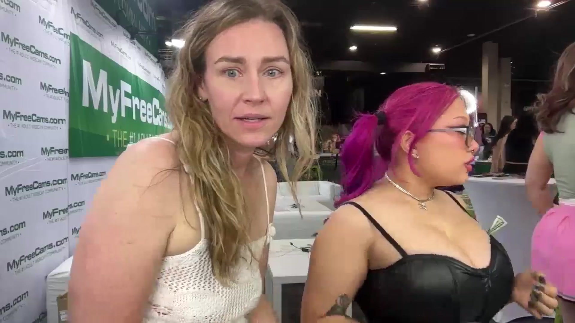 Gallery image thumbnail from SweetbratKate's myfreecams stream on, 04/12/2025, 22:31 image 14 of 20
