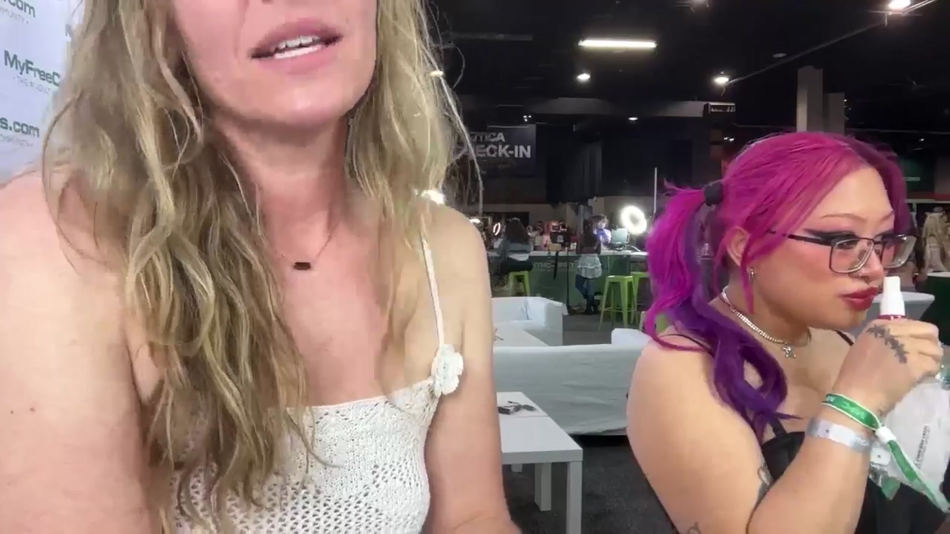 Gallery image thumbnail from SweetbratKate's myfreecams stream on, 04/12/2025, 22:31 image 16 of 20