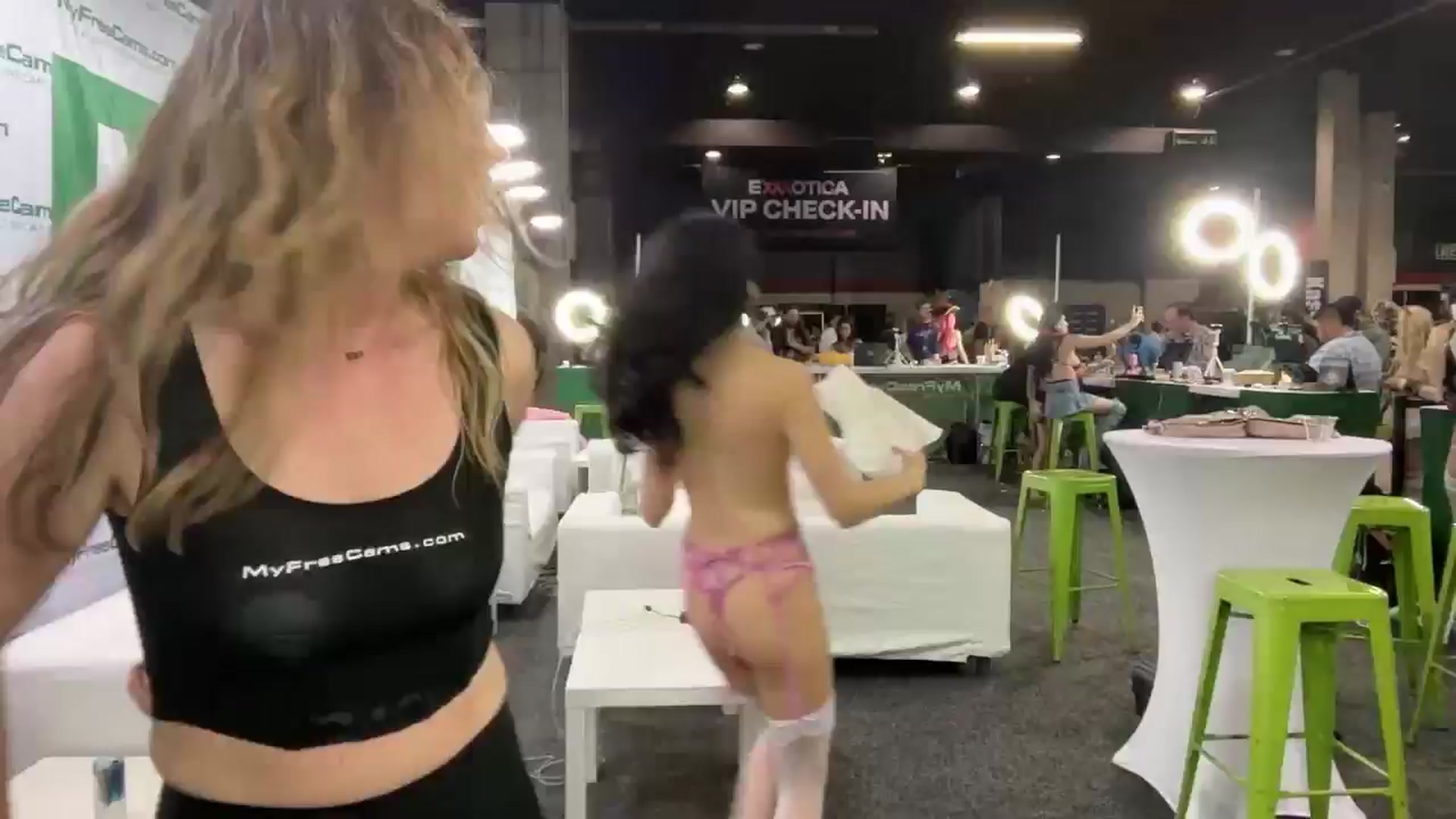 Gallery image thumbnail from SweetbratKate's myfreecams stream on, 04/13/2025, 02:21 image 20 of 20