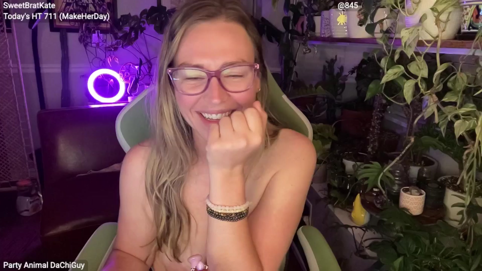 Gallery image thumbnail from SweetbratKate's myfreecams stream on, 05/13/2025, 06:06 image 13 of 20