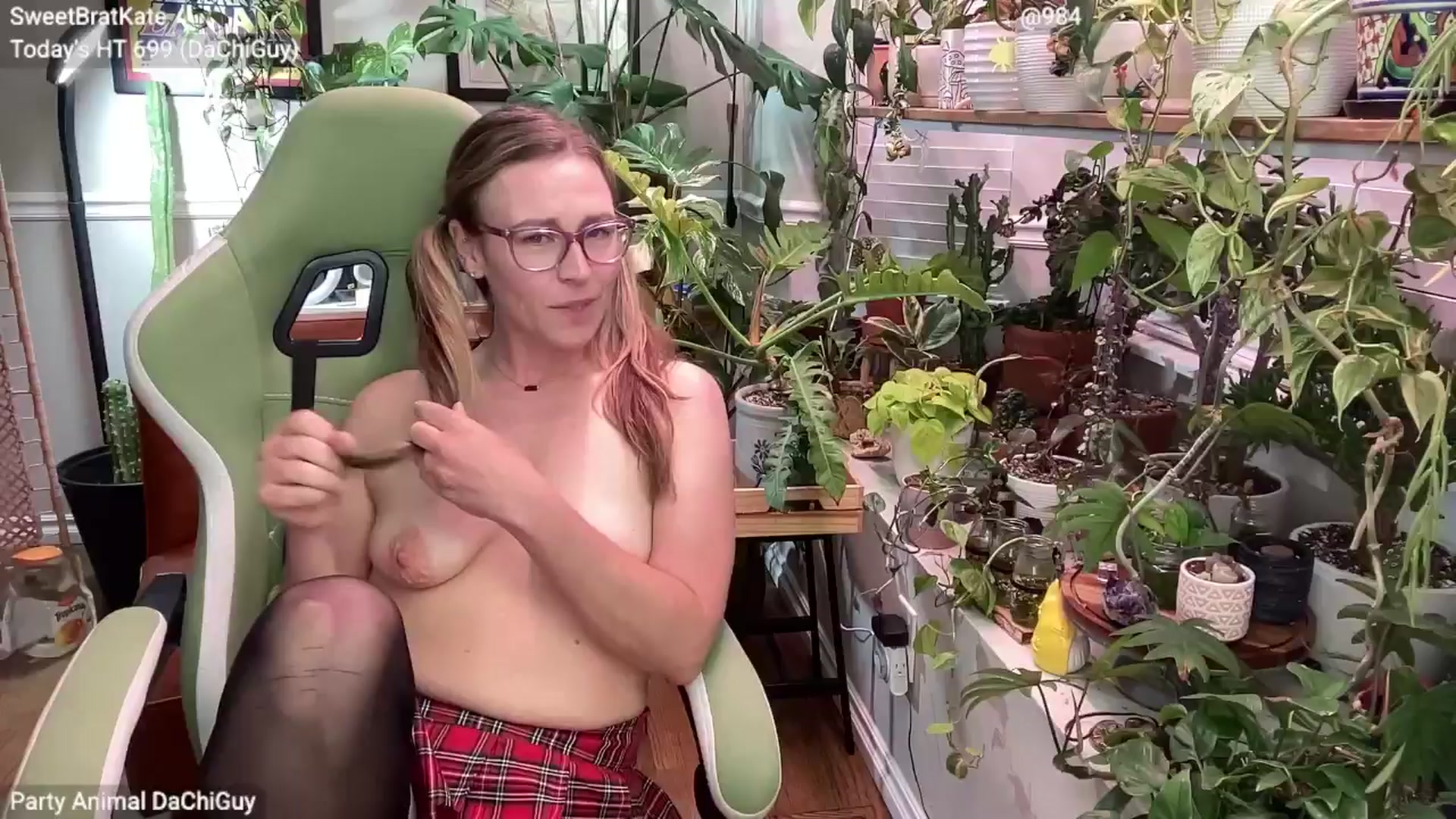 Gallery image thumbnail from SweetbratKate's myfreecams stream on, 05/16/2025, 06:25 image 16 of 20