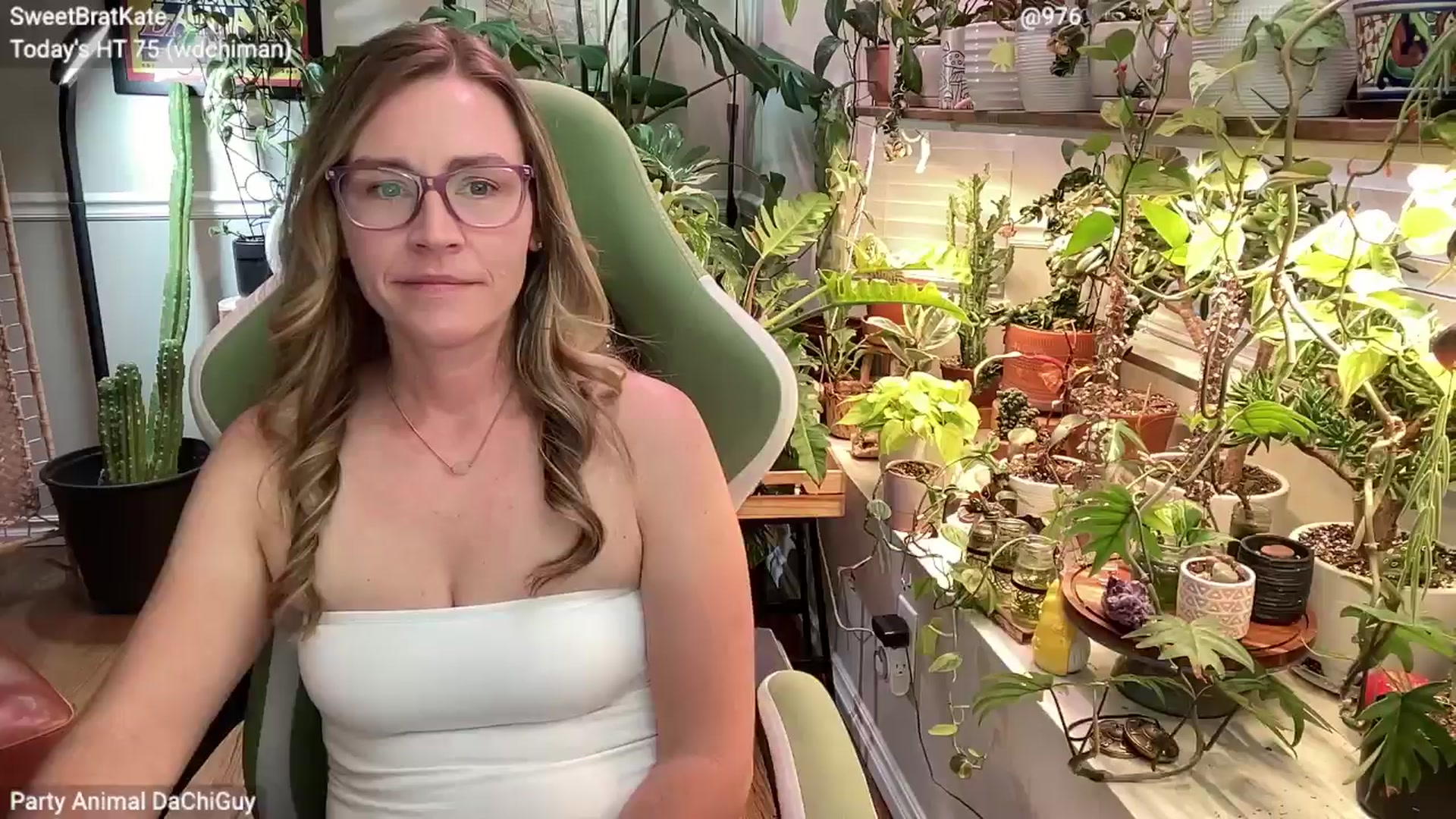 Gallery image thumbnail from SweetbratKate's myfreecams stream on, 05/17/2025, 01:57 image 18 of 20