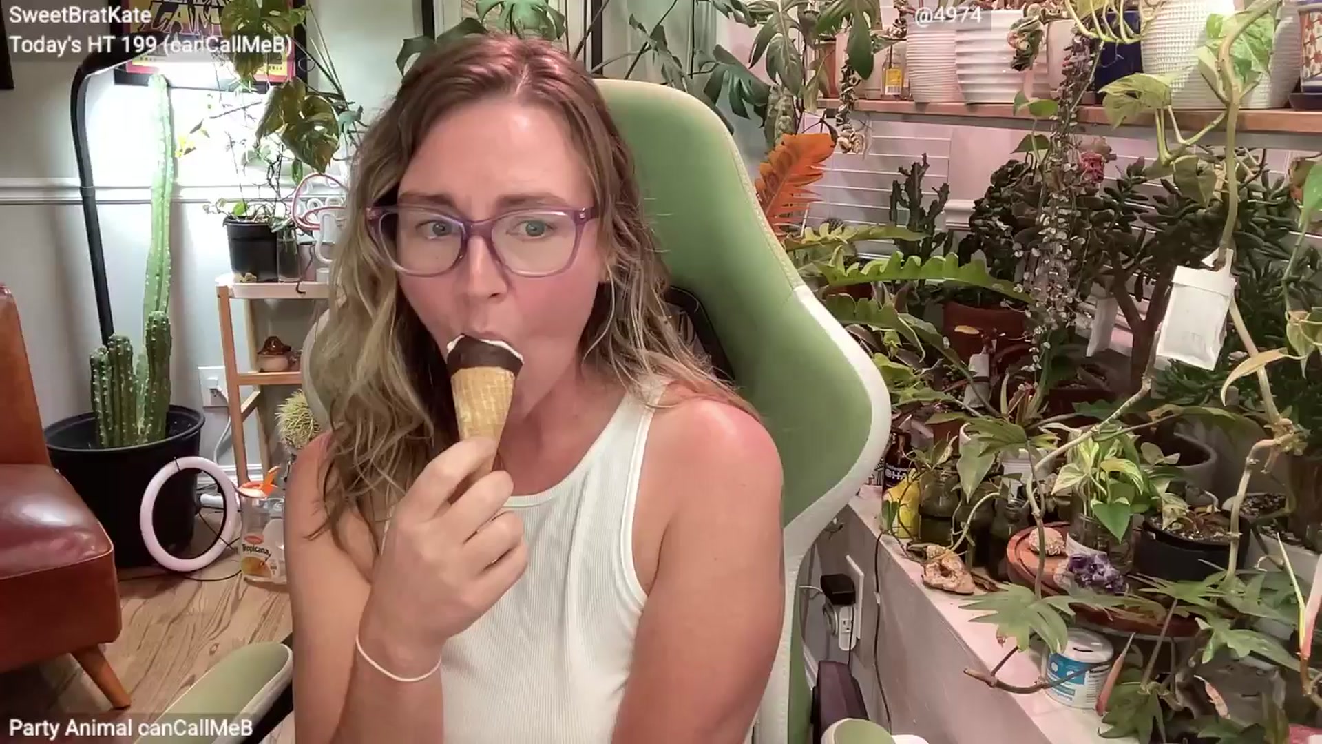 Gallery image thumbnail from SweetbratKate's myfreecams stream on, 09/11/2025, 05:45 image 10 of 20