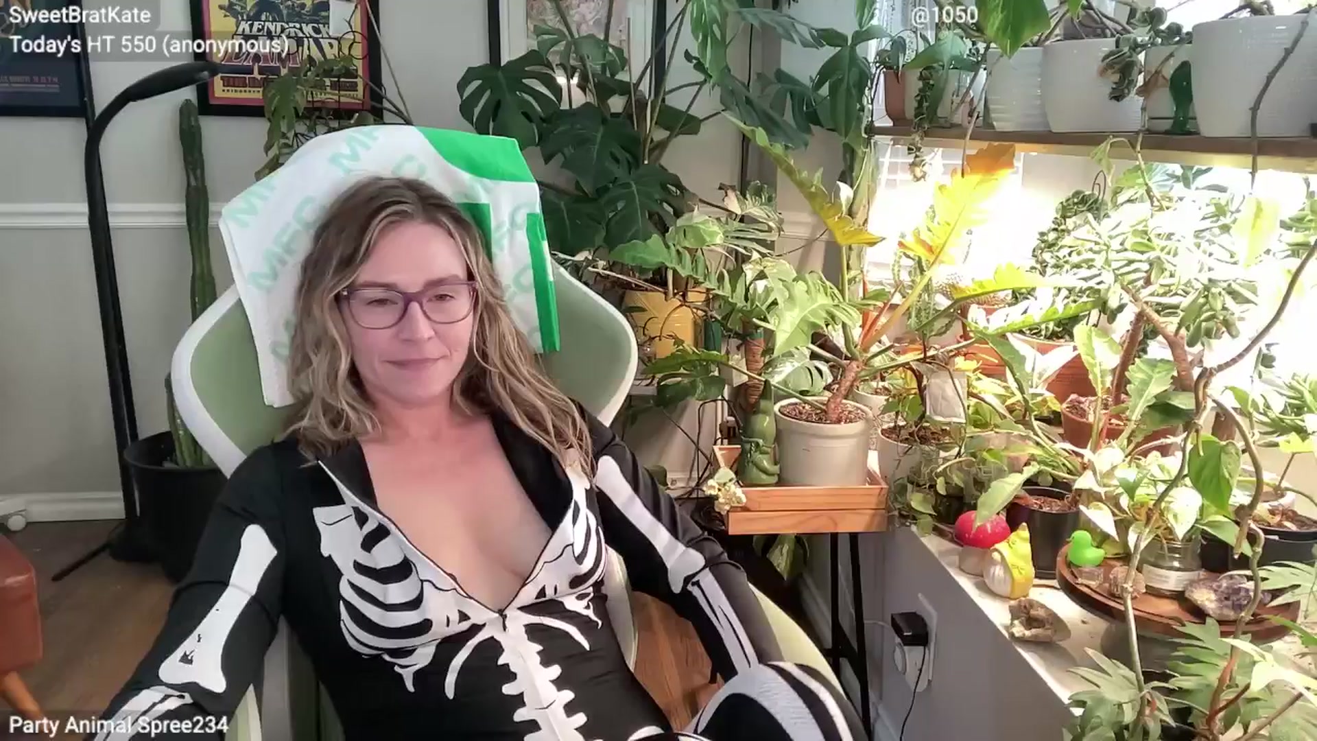 Gallery image thumbnail from SweetbratKate's myfreecams stream on, 10/18/2025, 20:12 image 17 of 20