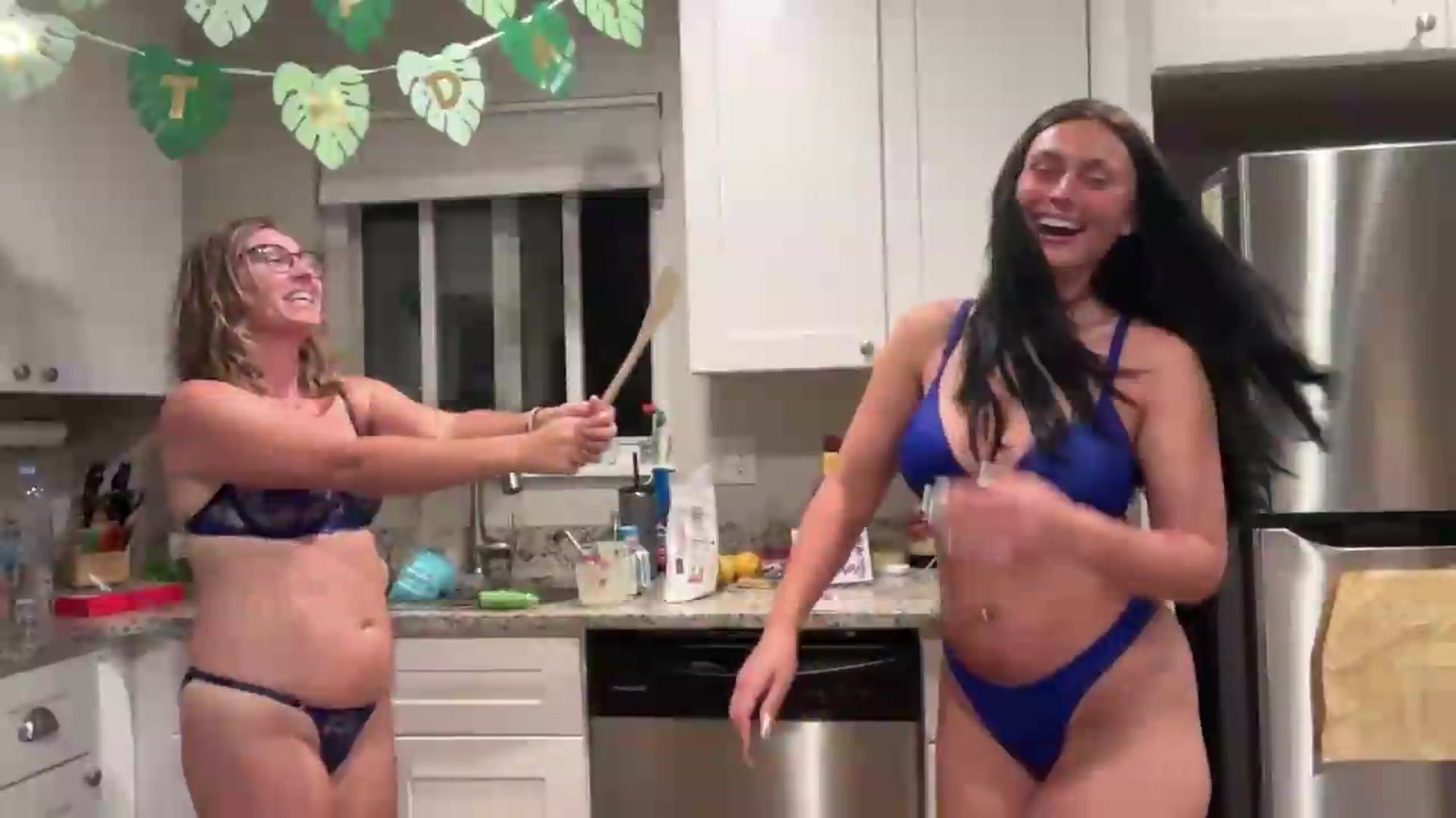 Gallery image thumbnail from SweetbratKate's myfreecams stream on, 07/29/2026, 04:14 image 16 of 20