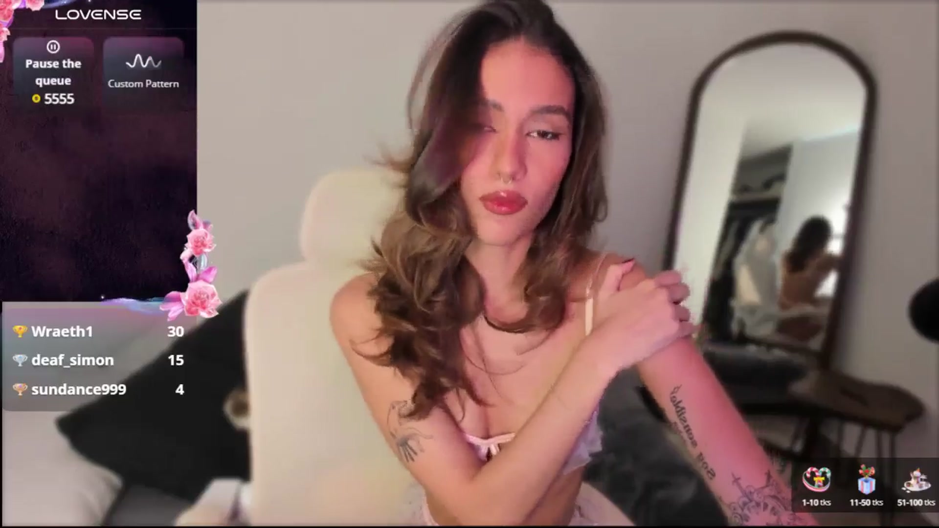 Gallery image thumbnail from Sweetbubble's myfreecams stream on, 12/23/2024, 22:05 image 5 of 20