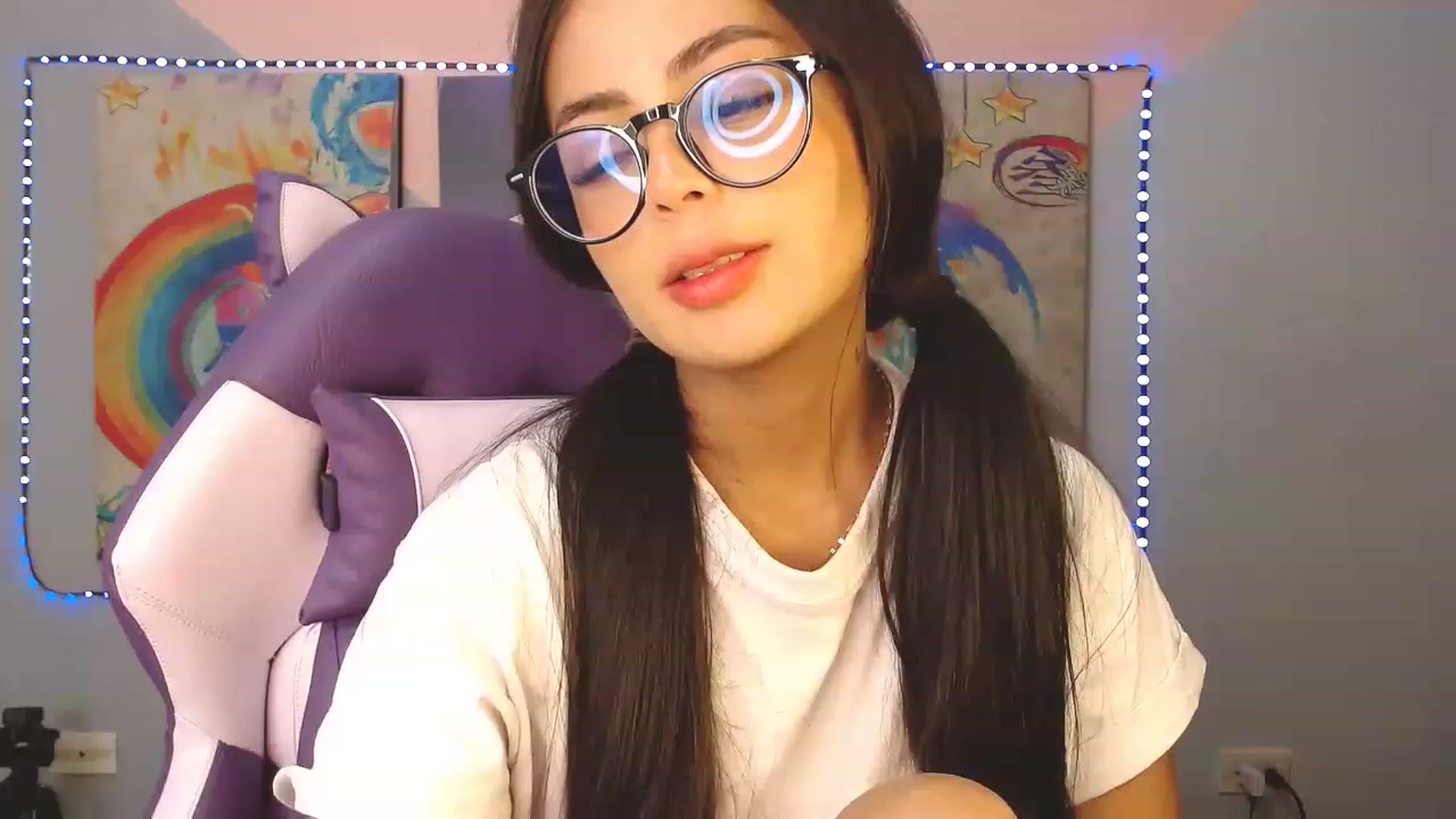 Gallery image thumbnail from Sweetcandy___'s myfreecams stream on, 03/22/2023, 08:33 image 10 of 20