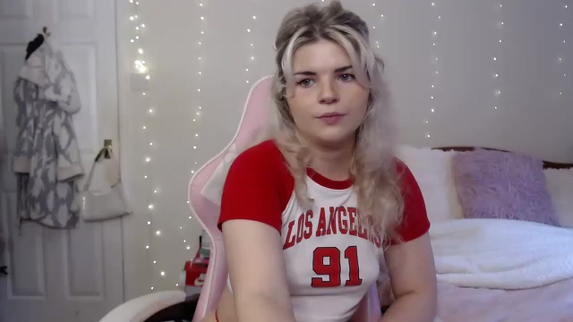 Gallery image thumbnail from Sweetest_k's myfreecams stream on, 08/03/2023, 12:53 image 17 of 20