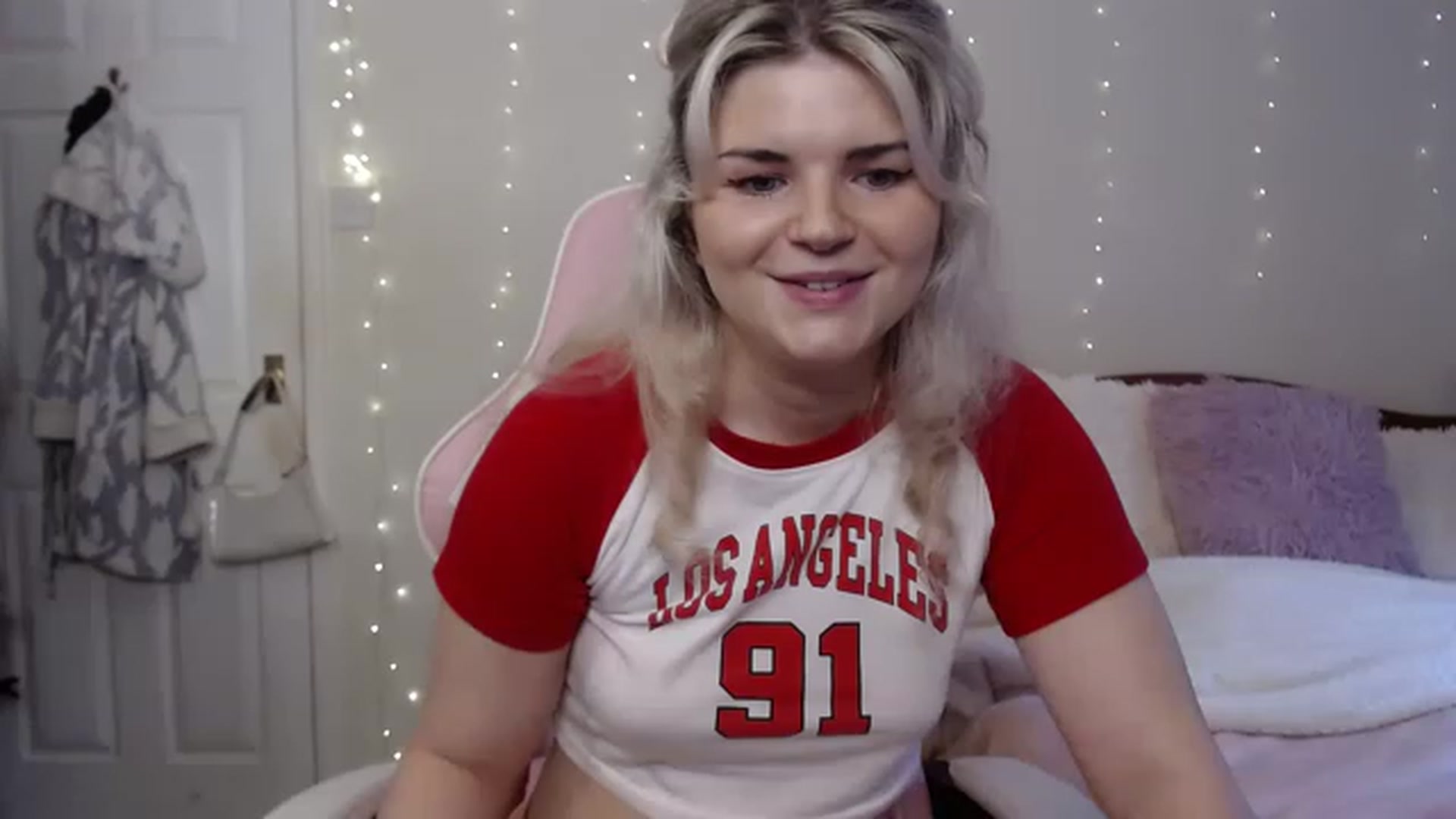 Gallery image thumbnail from Sweetest_k's myfreecams stream on, 08/03/2023, 12:53 image 11 of 20
