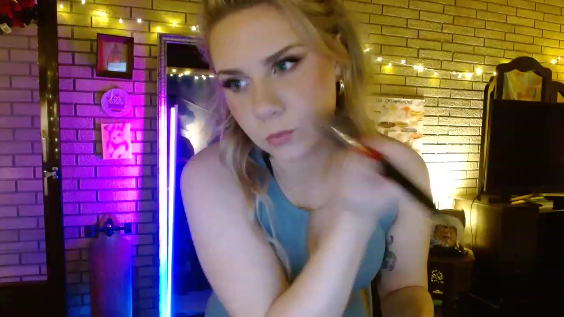 Gallery image thumbnail from Sweetestlilly's myfreecams stream on, 12/06/2022, 02:16 image 15 of 20