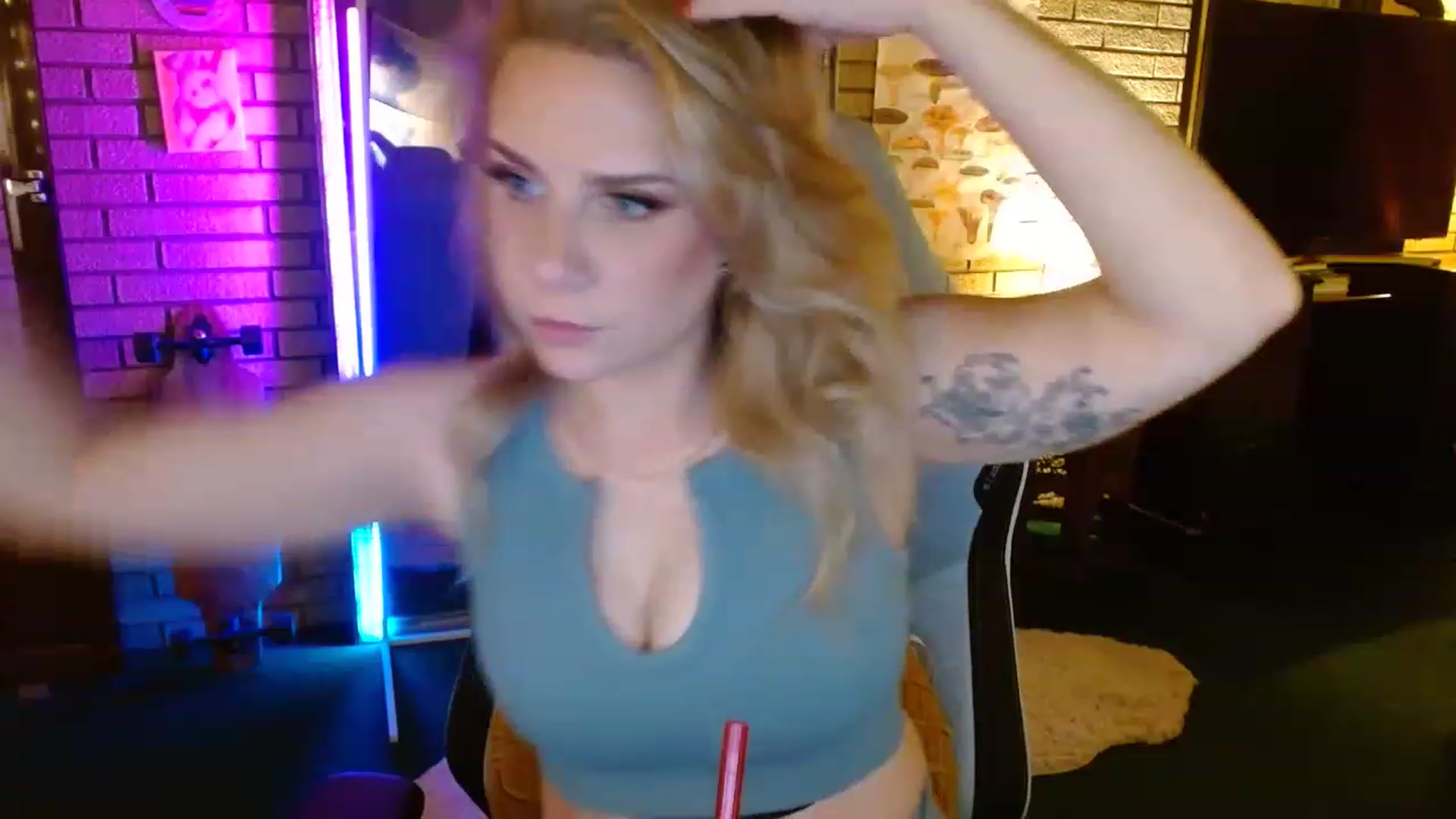 Gallery image thumbnail from Sweetestlilly's myfreecams stream on, 12/06/2022, 02:16 image 20 of 20