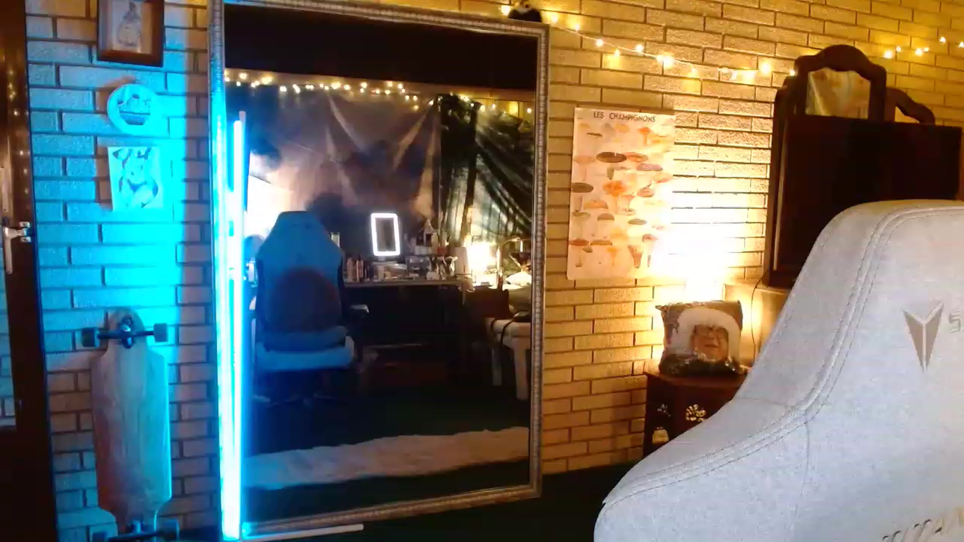 Gallery image thumbnail from Sweetestlilly's myfreecams stream on, 12/06/2022, 04:37 image 20 of 20