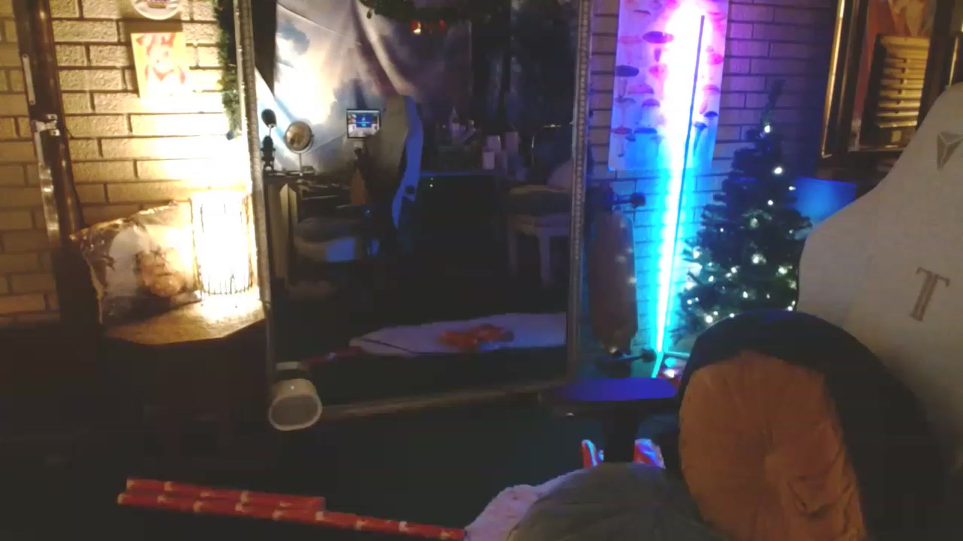 Gallery image thumbnail from Sweetestlilly's myfreecams stream on, 12/22/2022, 05:39 image 14 of 20
