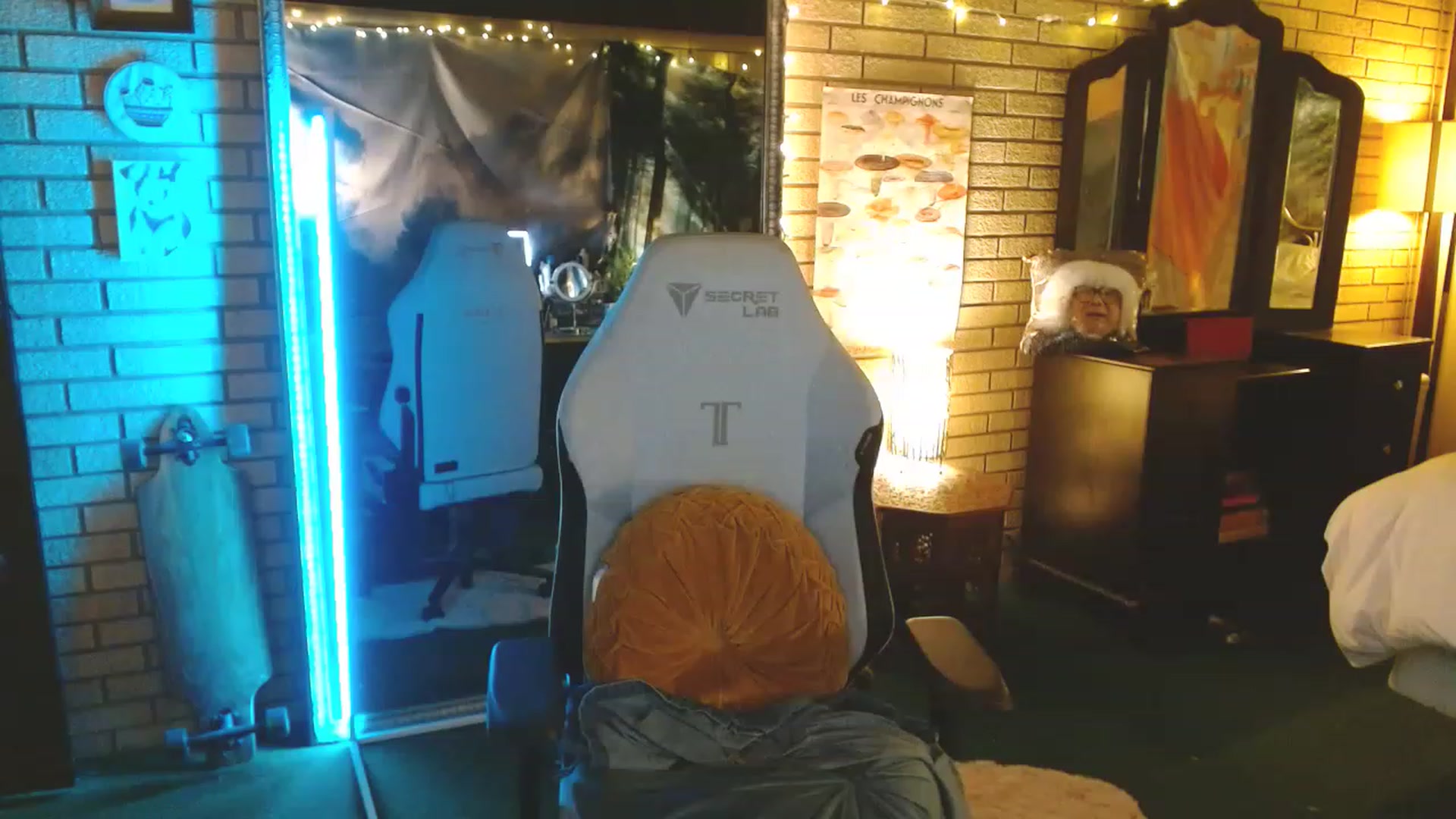 Gallery image thumbnail from Sweetestlilly's myfreecams stream on, 01/16/2023, 02:50 image 12 of 20