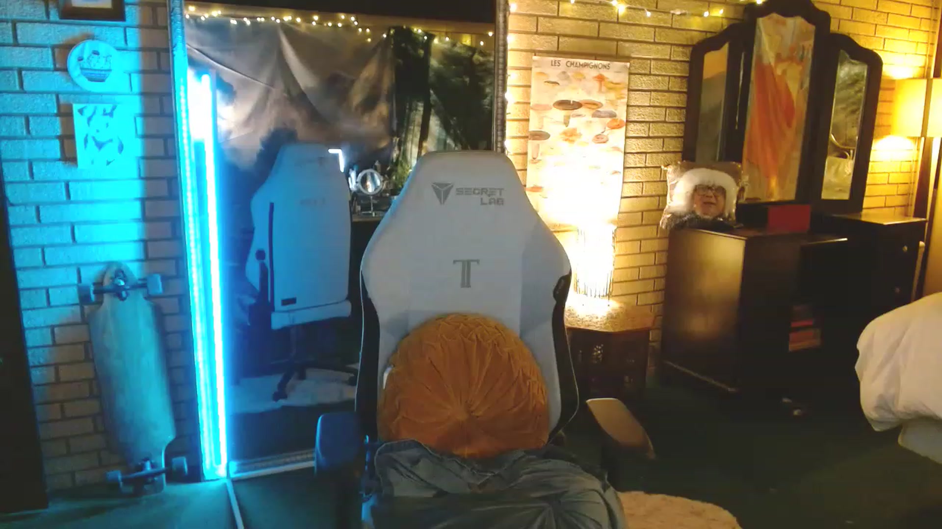 Gallery image thumbnail from Sweetestlilly's myfreecams stream on, 01/16/2023, 02:50 image 11 of 20