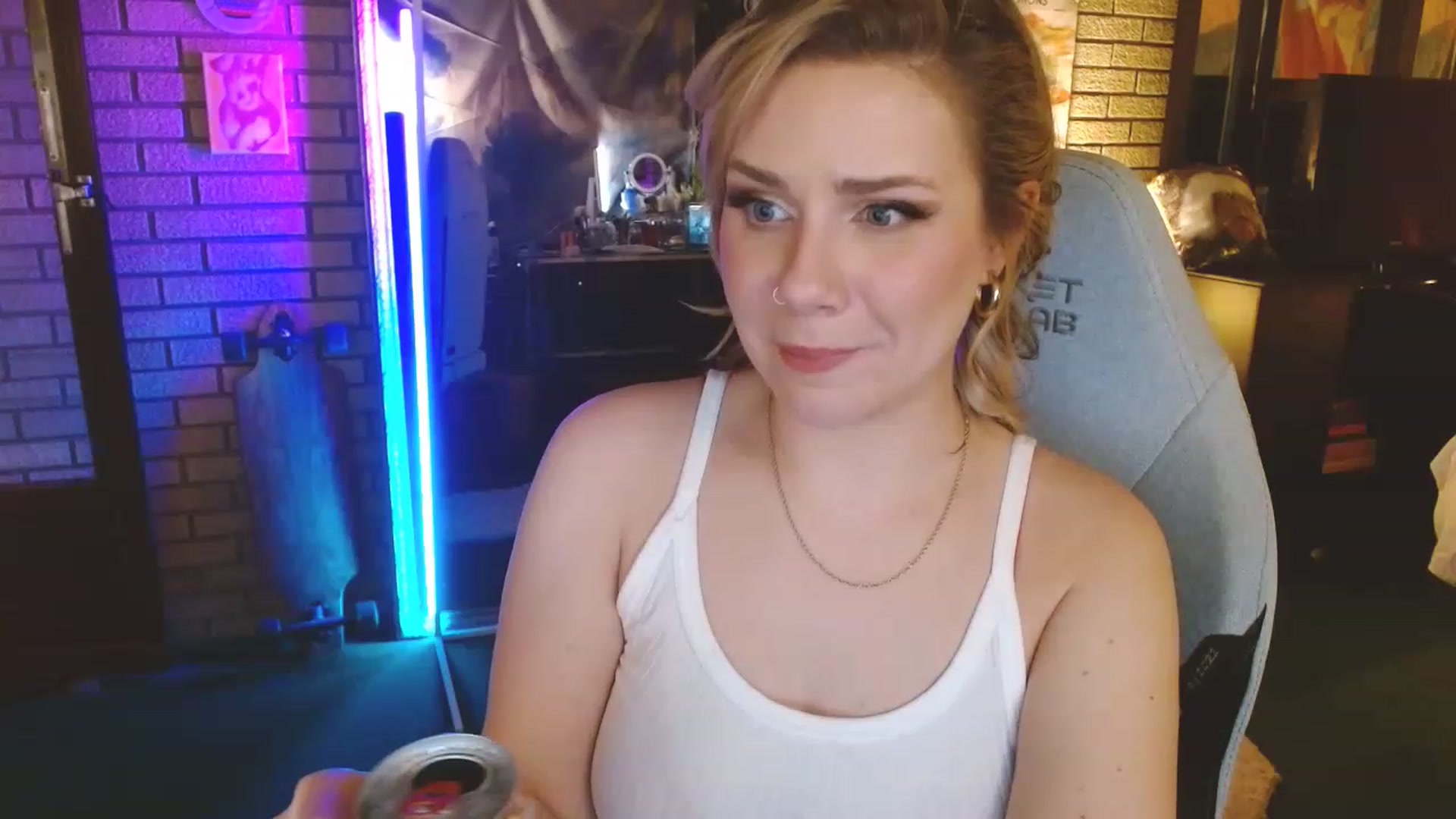 Gallery image thumbnail from Sweetestlilly's myfreecams stream on, 01/26/2023, 03:55 image 7 of 20