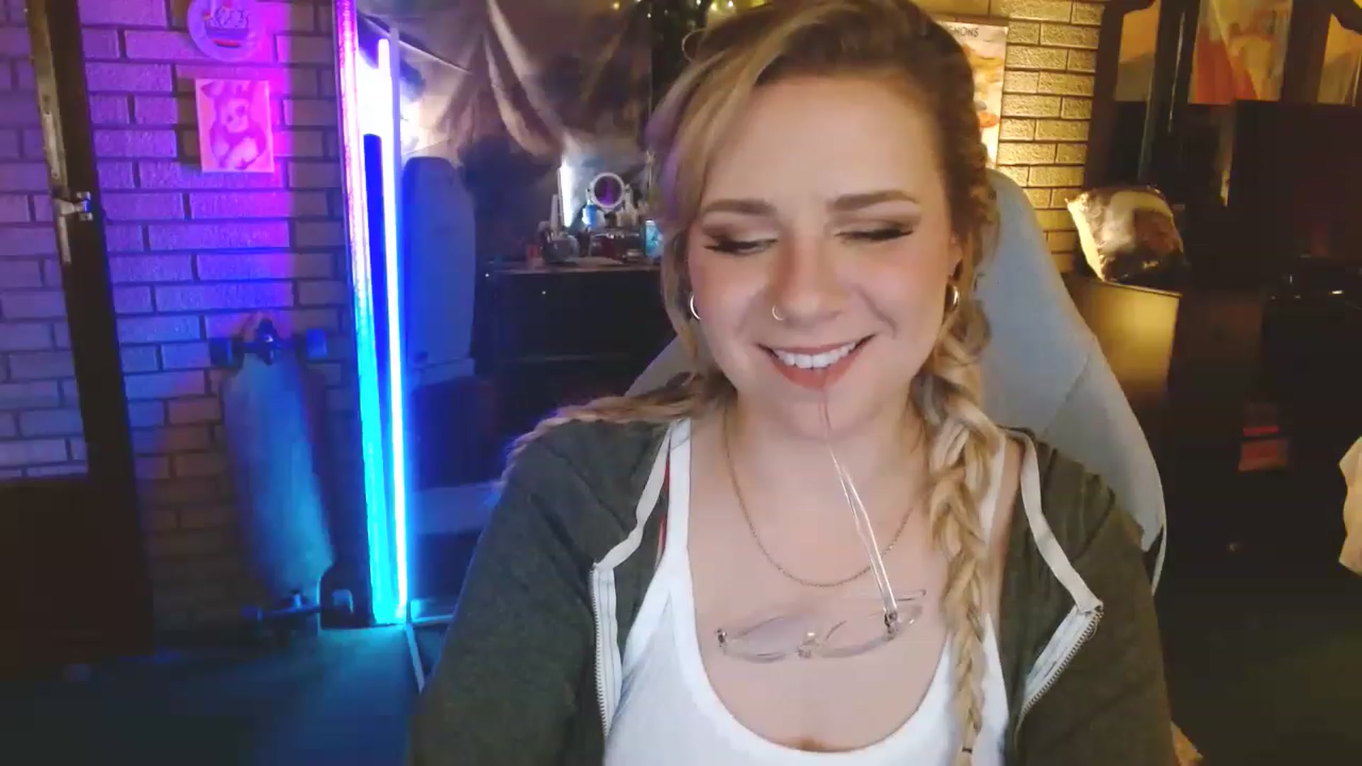 Gallery image thumbnail from Sweetestlilly's myfreecams stream on, 01/26/2023, 03:55 image 5 of 20