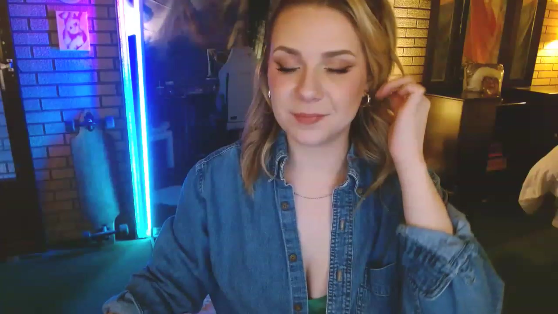 Gallery image thumbnail from Sweetestlilly's myfreecams stream on, 01/31/2023, 02:16 image 11 of 20