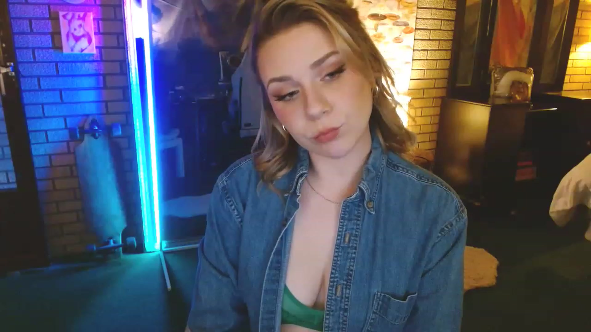 Gallery image thumbnail from Sweetestlilly's myfreecams stream on, 01/31/2023, 02:16 image 15 of 20