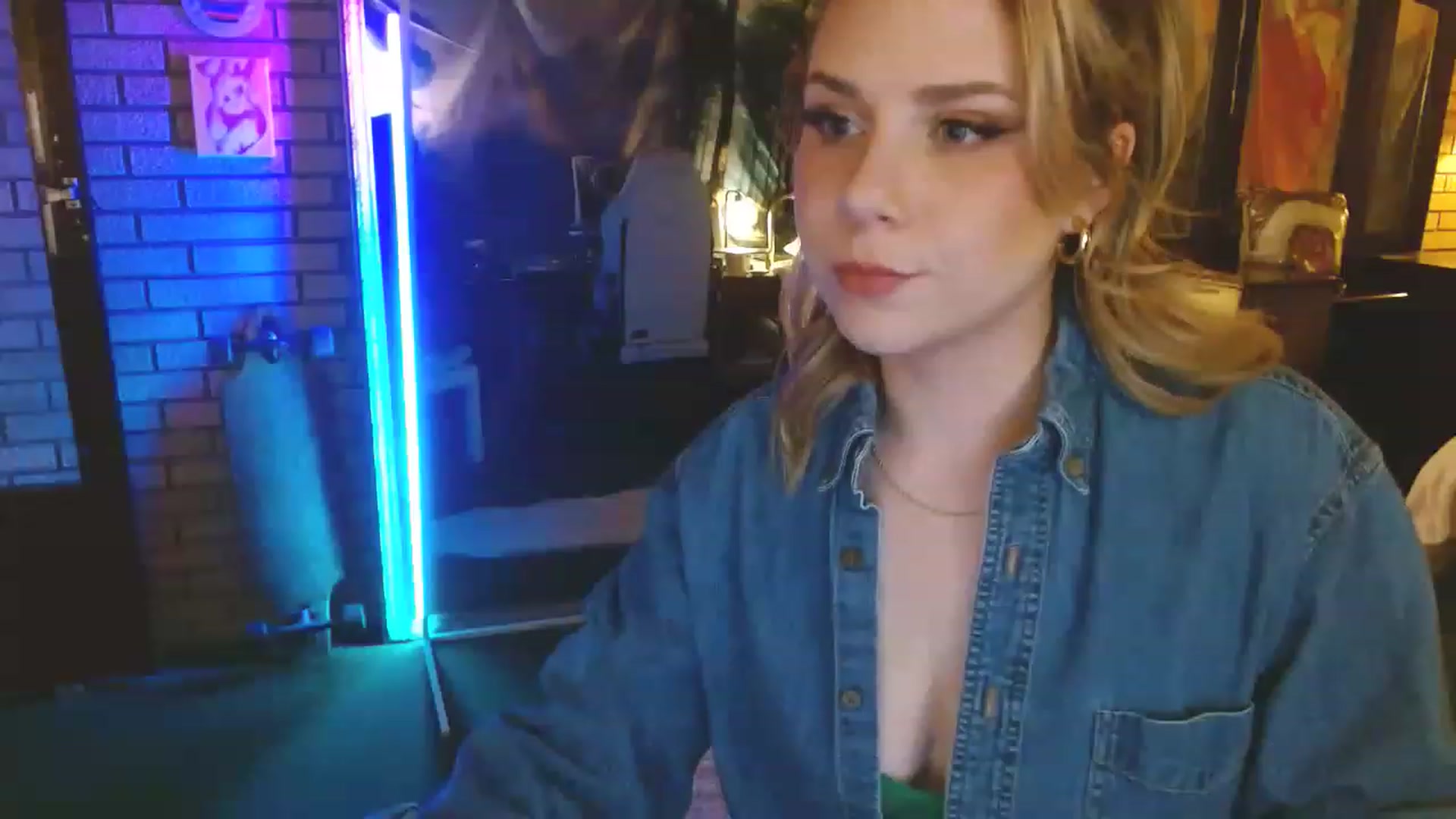 Gallery image thumbnail from Sweetestlilly's myfreecams stream on, 01/31/2023, 02:16 image 7 of 20