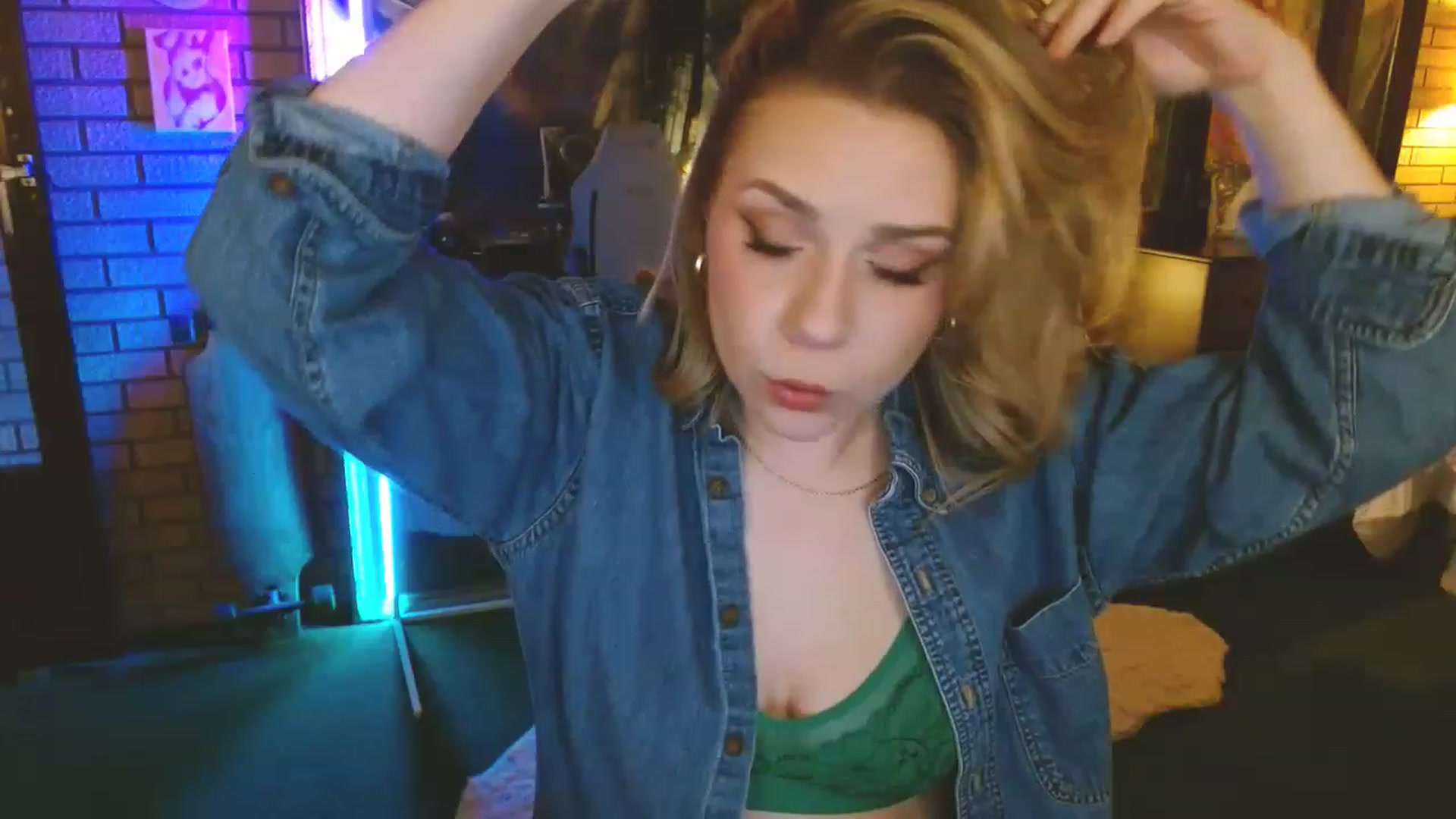 Gallery image thumbnail from Sweetestlilly's myfreecams stream on, 01/31/2023, 02:16 image 14 of 20