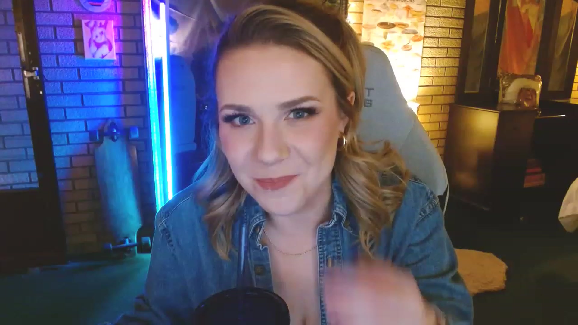 Gallery image thumbnail from Sweetestlilly's myfreecams stream on, 01/31/2023, 02:16 image 3 of 20