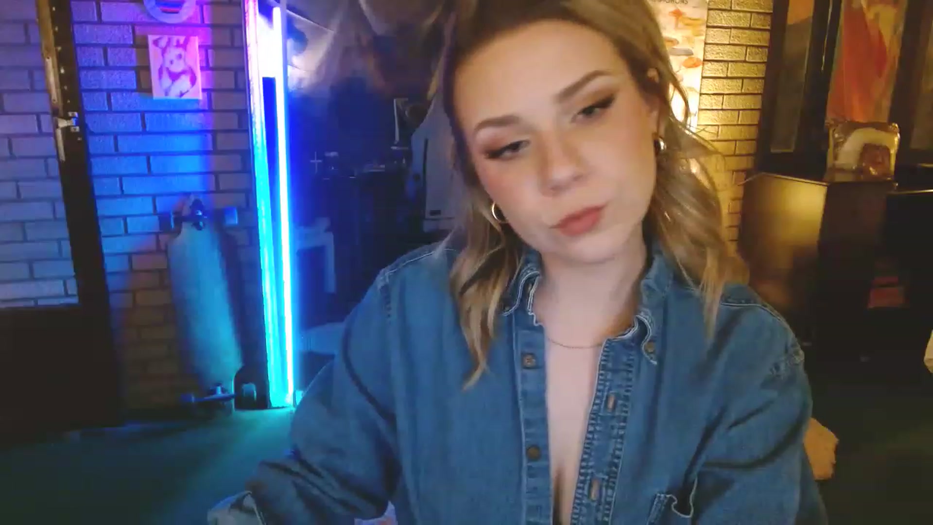 Gallery image thumbnail from Sweetestlilly's myfreecams stream on, 01/31/2023, 02:16 image 10 of 20