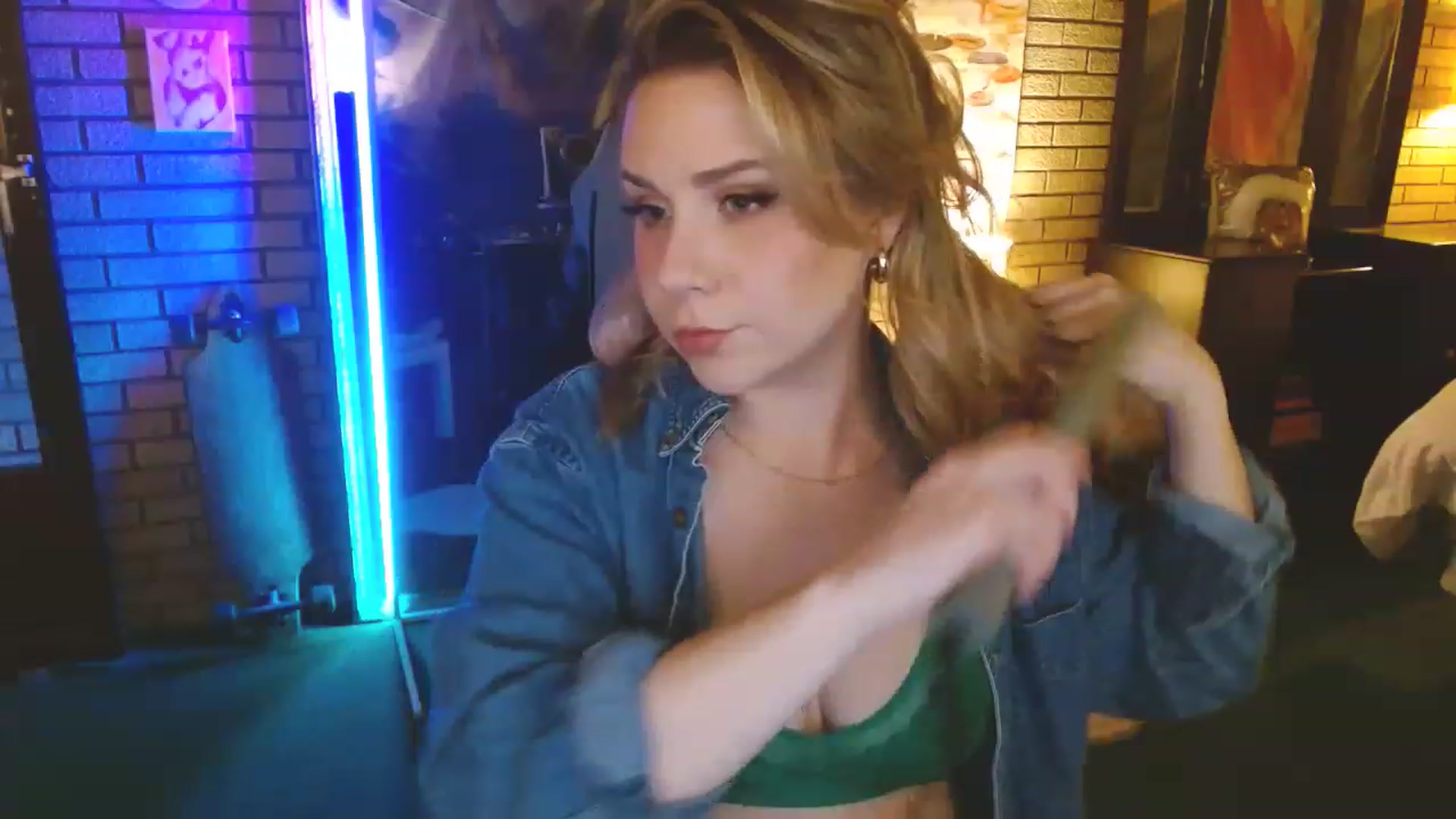 Gallery image thumbnail from Sweetestlilly's myfreecams stream on, 01/31/2023, 02:16 image 17 of 20