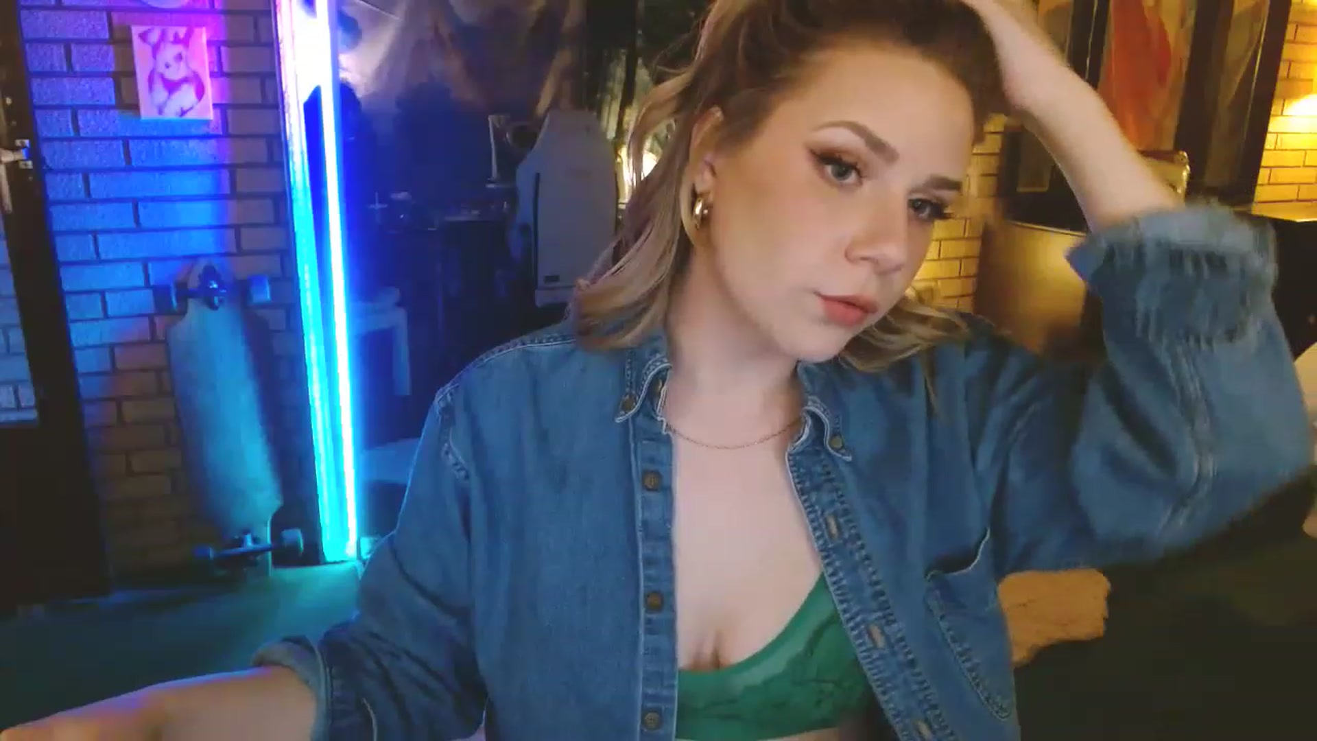 Gallery image thumbnail from Sweetestlilly's myfreecams stream on, 01/31/2023, 02:16 image 12 of 20