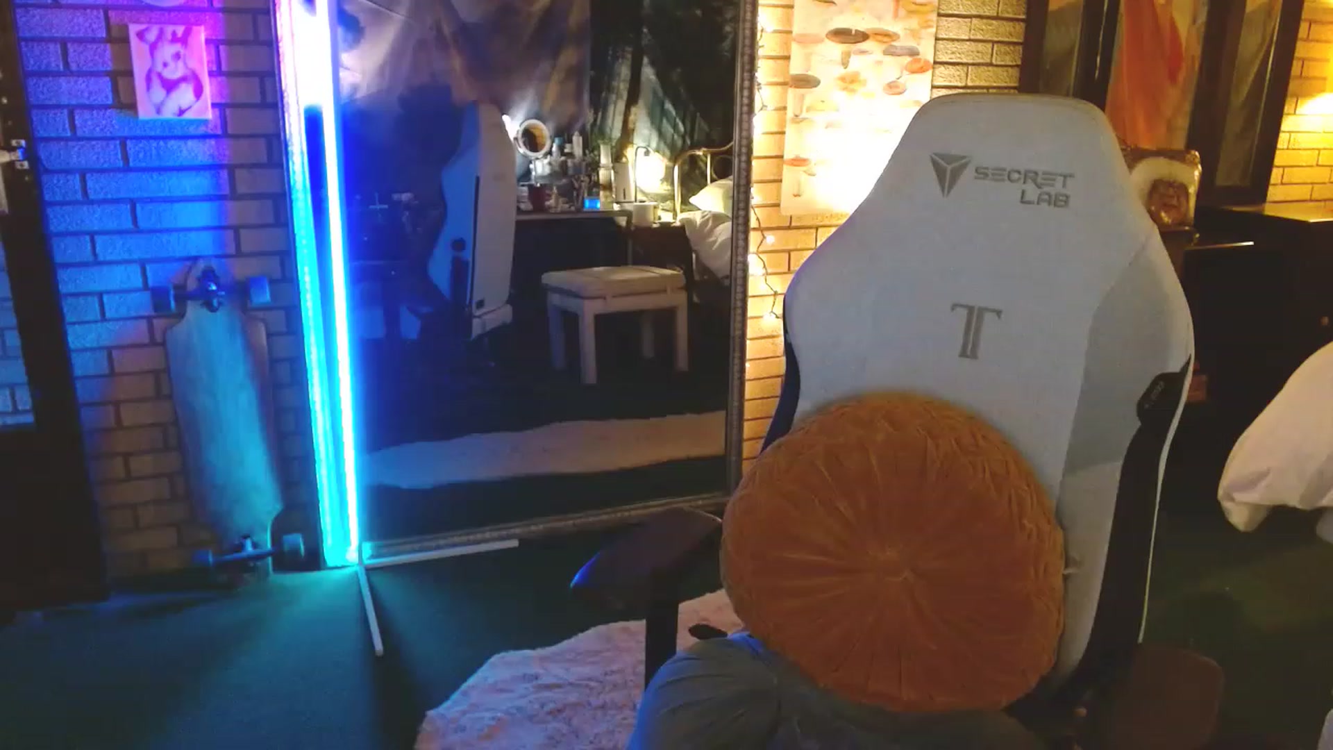 Gallery image thumbnail from Sweetestlilly's myfreecams stream on, 01/31/2023, 03:56 image 12 of 20
