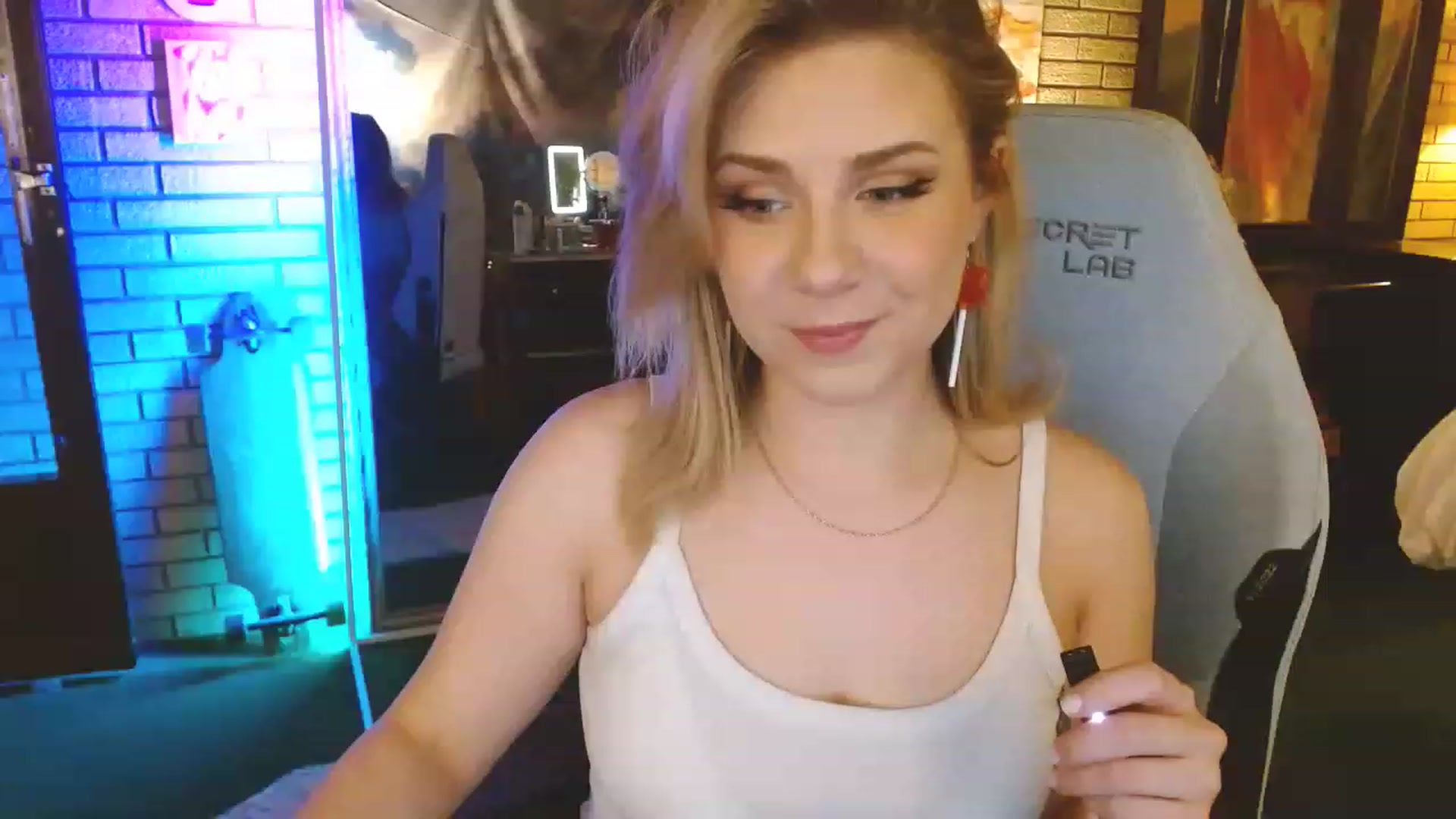 Gallery image thumbnail from Sweetestlilly's myfreecams stream on, 02/04/2023, 02:24 image 2 of 20