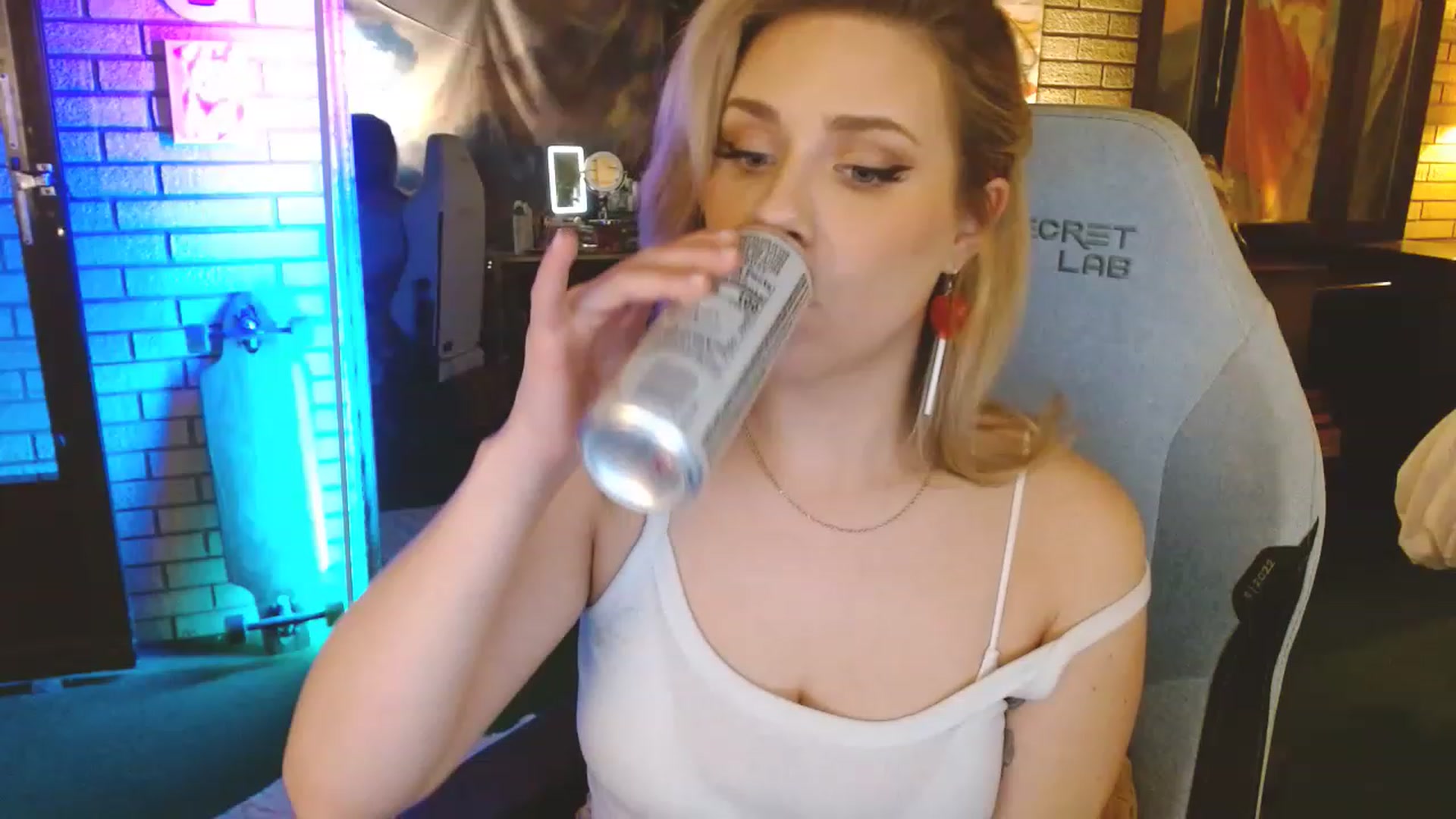 Gallery image thumbnail from Sweetestlilly's myfreecams stream on, 02/04/2023, 02:24 image 11 of 20